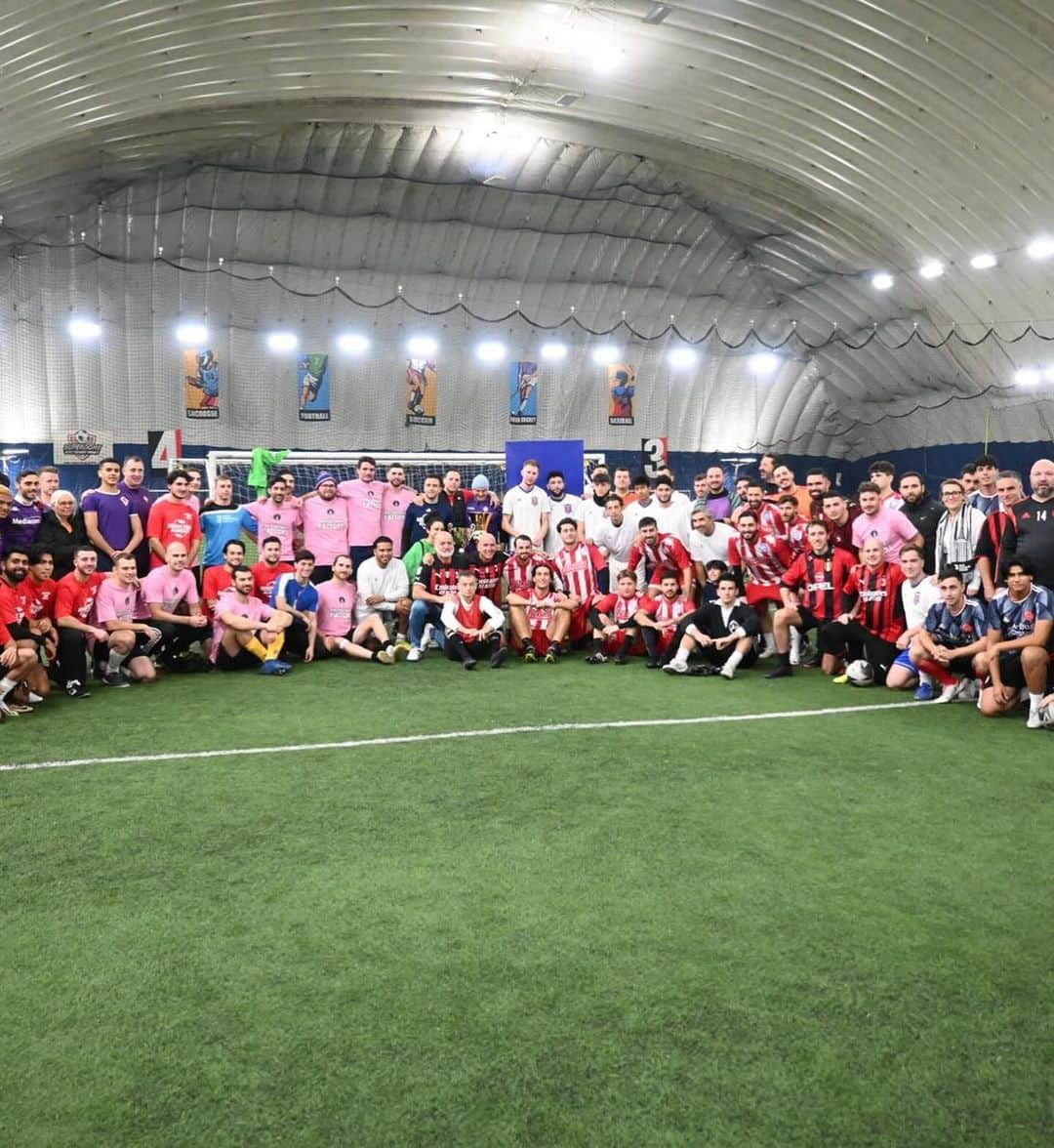 ジュゼッペ・ロッシさんのインスタグラム写真 - (ジュゼッペ・ロッシInstagram)「What a great day of futbol ⚽️ Thank you to all teams, players and sponsors who made this possible!  Creating a community where we share the same passion for this beautiful game is what we try to do with the Pepito Cup‼️ Congrats to River Plate Brooklyn for bringing home the cup🏆🏆🏆🏆  Bragging rights are all yours..til next time😉 #PepitoCup」11月14日 3時38分 - beppe787