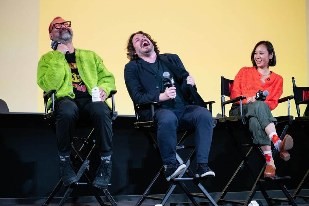 エドガー・ライトさんのインスタグラム写真 - (エドガー・ライトInstagram)「What an incredible way to return to the newly renovated @am_cinematheque Egyptian Theatre with two sold out screenings of #scottpilgrimvstheworld in Dolby Atmos. We had a belated 10th anniversary screening on the 13th anniversary with the Scott Pilgrim creator himself @radiomaru and surprise guests Mary Elizabeth Winstead and @ellewongster and a Q&A moderated by the incredible Daniels (@dunkwun and Daniel Scheinert). Let me know if you were there. It was such a special and emotional night for us all.  And the amazing team behind the animation on #scottpilgrimtakesoff, the incredible @aberukuma and @sciencesaru were all there too! Such a blast.  Thanks so much for @am_cinematheque and @gregorylongstreet for helping putting it together so quickly. And check out the new show on @netflix this Friday!  (Photos by @jaredcowan!)」11月14日 3時44分 - edgarwright