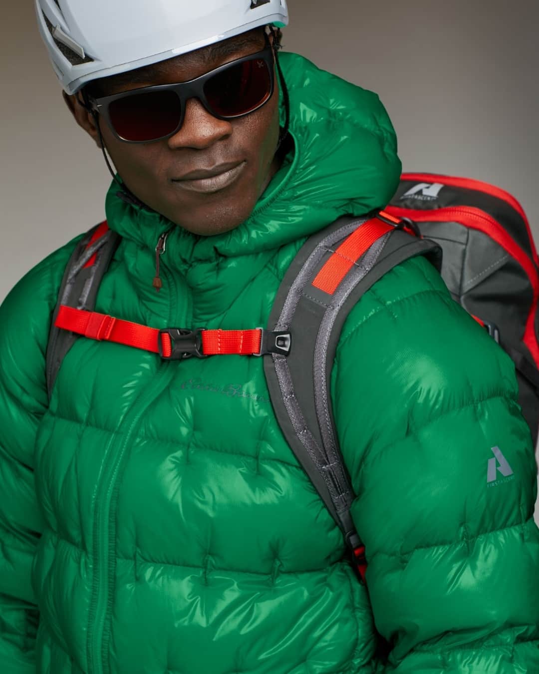エディー・バウアーのインスタグラム：「The Macrotherm Hooded Down Jacket - the latest addition to our First Ascent line.⁠ ⁠ Featuring exclusive 1020 fill-power down, this jacket offers the best warmth-to-weight ratio of any jacket we've ever made while weighing just 11.2 oz.⁠ ⁠ Make it yours. Link in bio」