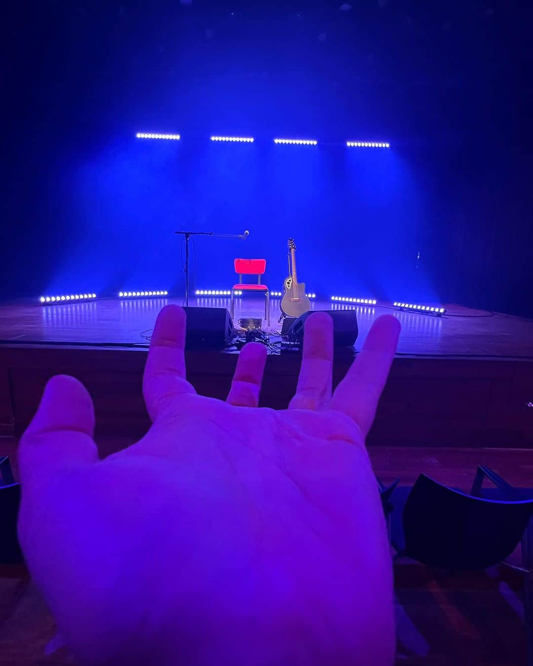 カーキ・キングさんのインスタグラム写真 - (カーキ・キングInstagram)「Last gig in NL see you in a few Utrecht!」11月14日 4時10分 - kakigram