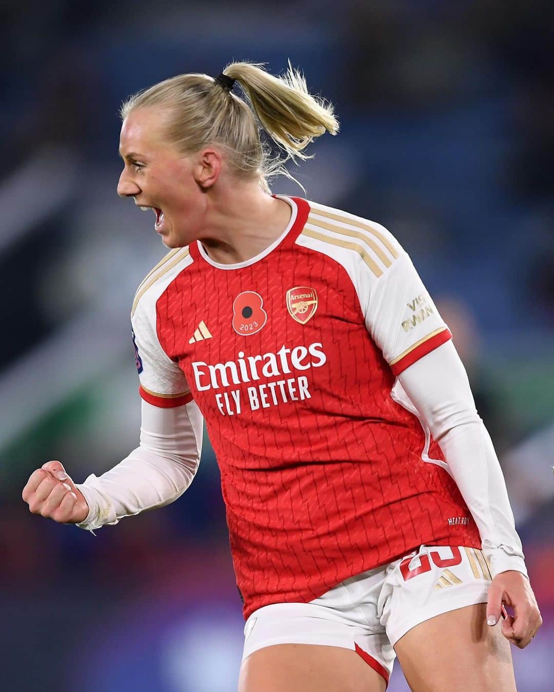 Arsenal Ladiesのインスタグラム：「45,000 TICKETS SOLD! 🥳 Ready for another BIG London derby at Emirates Stadium in December 👀」