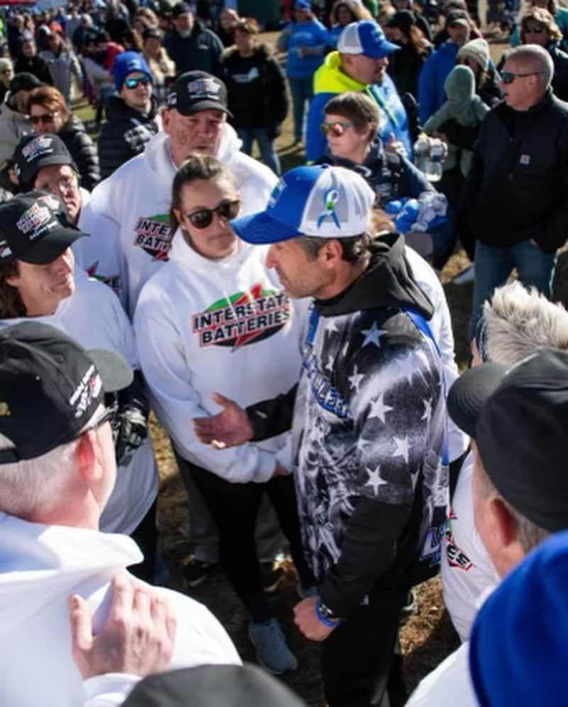 パトリック・デンプシーさんのインスタグラム写真 - (パトリック・デンプシーInstagram)「I was so grateful to be included in the @lewistonstrongsoftball  The pride I feel for this community is unmatched. Local businesses, victims families and community members all came together for one cause, to heal and support all of those affected.   While some of us were playing softball, others were working tirelessly to set up the Peak Center, opening today, to make this the fastest set up of a victim services center in history.   The road to healing is  long, but there's great comfort in knowing we are not alone on this journey. If any town can find light in a time of darkness, it's Lewiston. @communityconceptsmaine @dempsey_center @lewistonstrongsoftball」11月14日 4時26分 - patrickdempsey