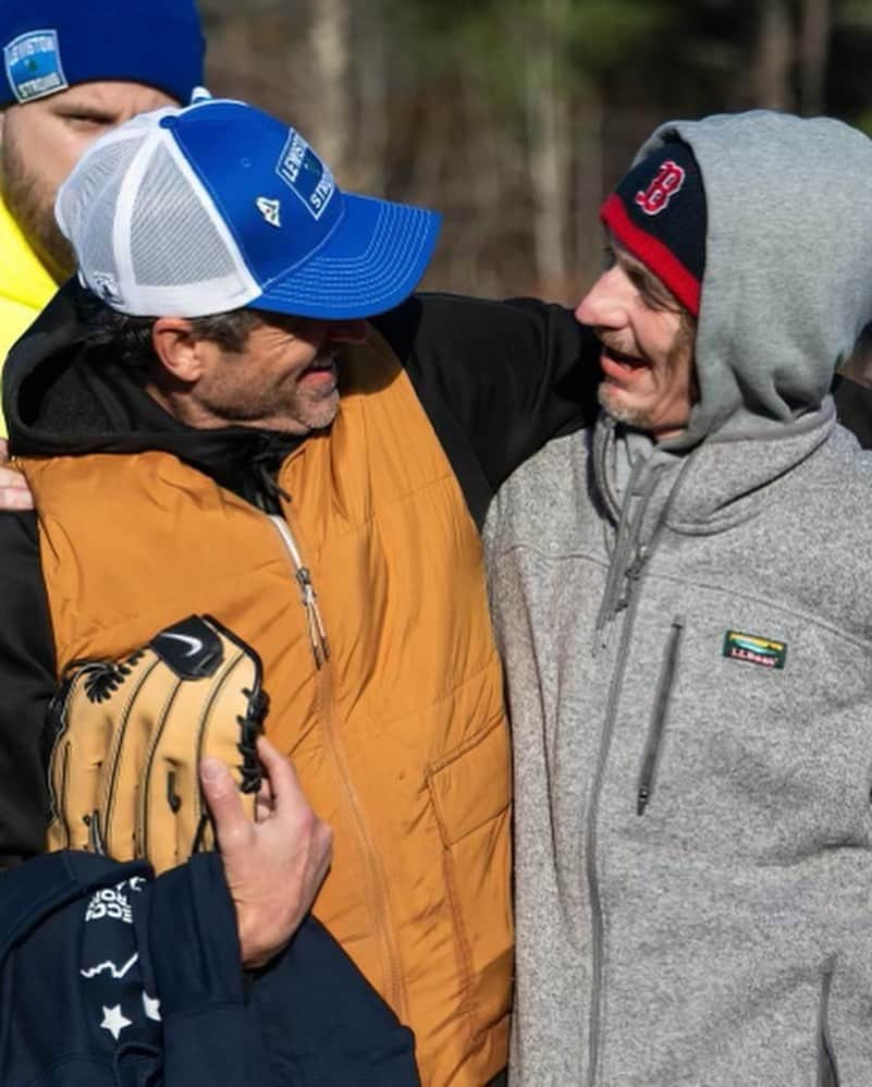 パトリック・デンプシーさんのインスタグラム写真 - (パトリック・デンプシーInstagram)「I was so grateful to be included in the @lewistonstrongsoftball  The pride I feel for this community is unmatched. Local businesses, victims families and community members all came together for one cause, to heal and support all of those affected.   While some of us were playing softball, others were working tirelessly to set up the Peak Center, opening today, to make this the fastest set up of a victim services center in history.   The road to healing is  long, but there's great comfort in knowing we are not alone on this journey. If any town can find light in a time of darkness, it's Lewiston. @communityconceptsmaine @dempsey_center @lewistonstrongsoftball」11月14日 4時26分 - patrickdempsey