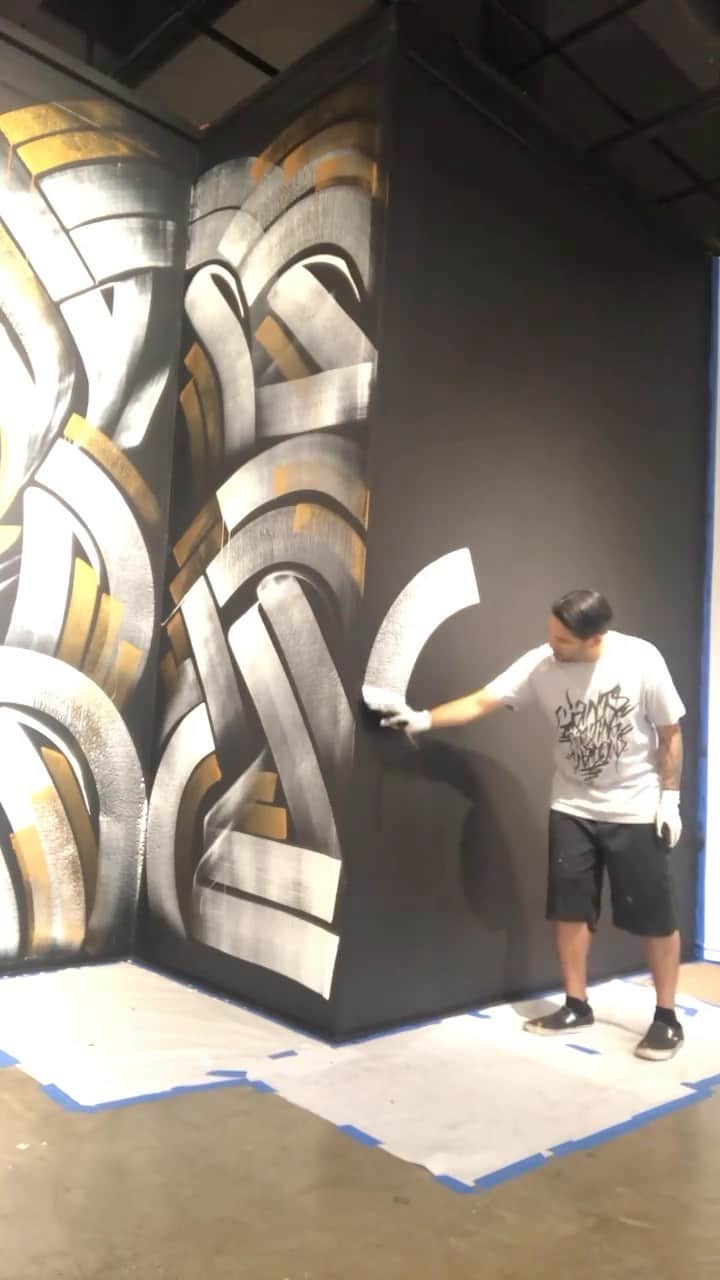 Art Collective Magazineのインスタグラム：「@subliminal_society with the cleanliness ✨ Follow & support Art 🙌 • DM @art_collective for features 🖤 • #artnerdsupport #artnerd #artcollective #supportart #artsupport #artshare #calligraphy #design #mural #isigroup」