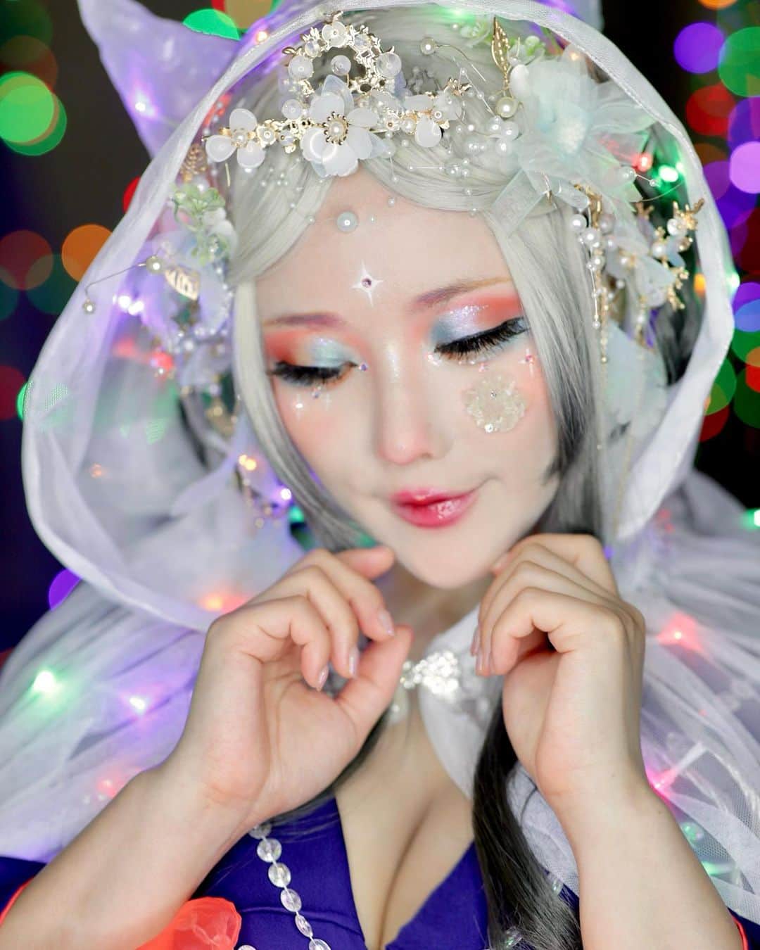 澁谷果歩のインスタグラム：「Holiday-style kimono with LED✨  クリスマスツリーみたいになれました🎄(୨୧ᵕ̤ᴗᵕ̤)」