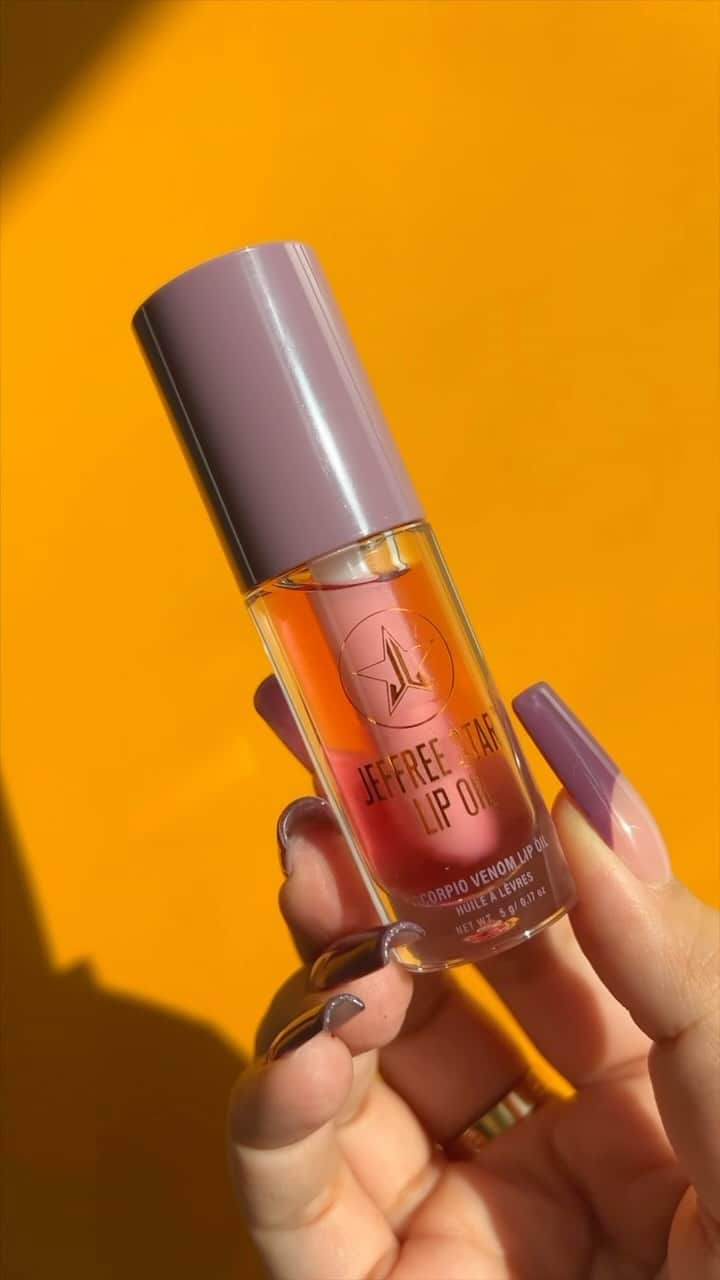 Jeffree Star Cosmeticsのインスタグラム：「💋✨ Scorpio season just got even juicier! Introducing our NEW Scorpio Venom lip oils 🦂 ♏️ Designed to give your pout a luscious and hydrating shine 💦#JeffreeStarCosmetics #ScorpioLipOils #JuicyPout #HydratingShine」
