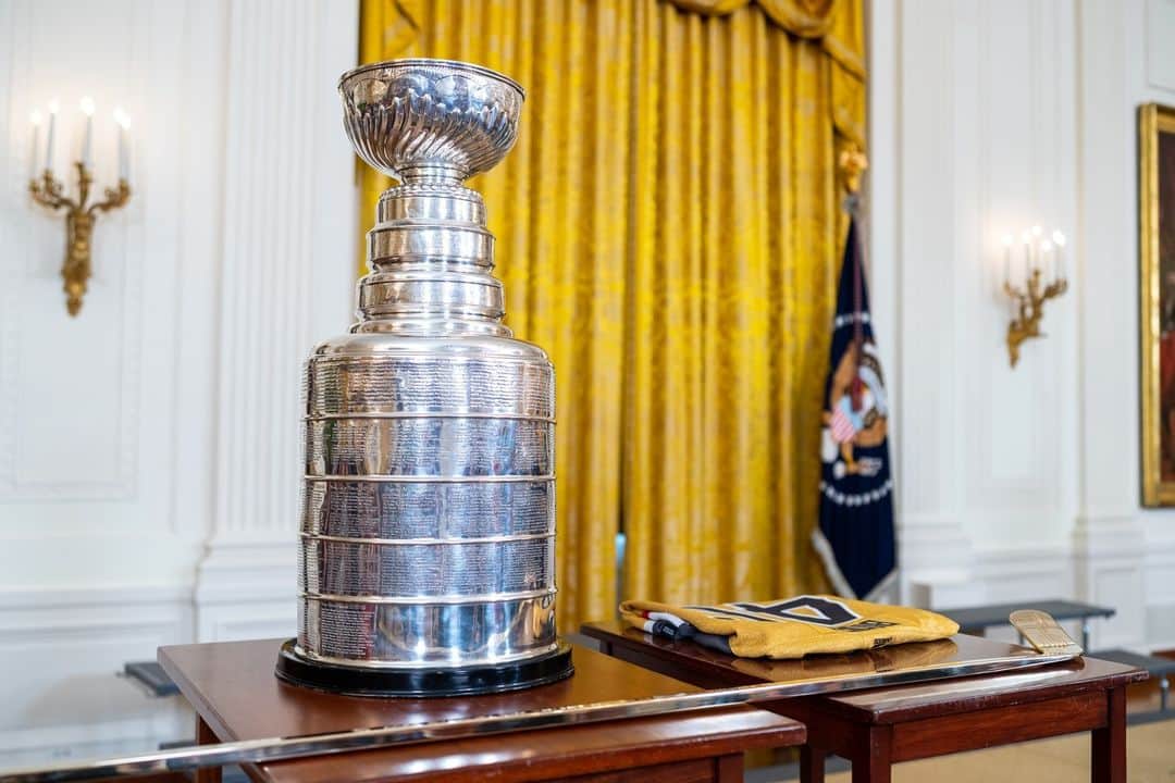 The White Houseさんのインスタグラム写真 - (The White HouseInstagram)「Today, President Biden welcomed the Vegas Golden Knights to the White House to celebrate their 2023 Stanley Cup victory. Congratulations, @vegasgoldenknights!」11月14日 6時01分 - whitehouse