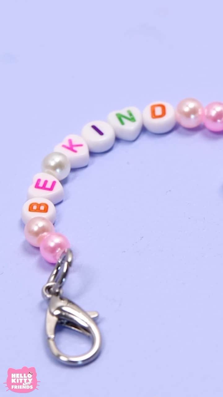 のインスタグラム：「Celebrate #WorldKindnessDay by making a Hello Kitty Kindness Keychain for family and friends 🎀 Learn how on the #HelloKittyandFriends YouTube channel. Link in bio✨」