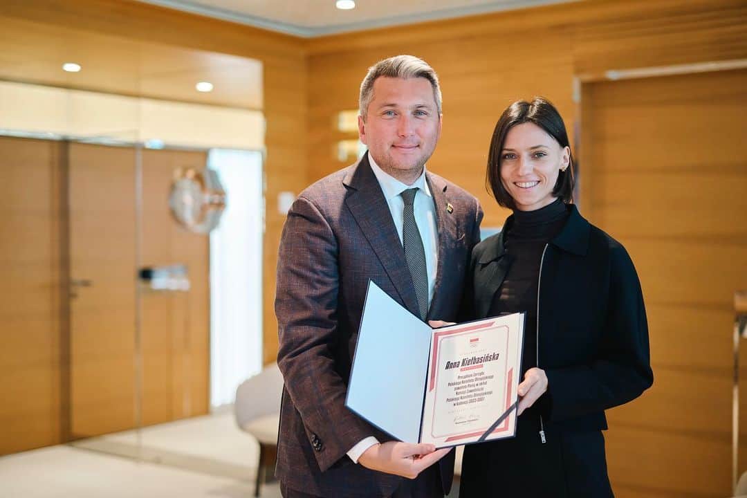 アンナ・キールバシンスカのインスタグラム：「Cieszę się, ze mogę Was poinformować, ze zostałam członkinią wspaniałej Komisji Zawodniczej @pkol_pl   Chcemy działać, chcemy współpracować, chcemy tworzyć jeszcze lepszy sport dla sportowców i jesteśmy w tym zgodni 🤗」