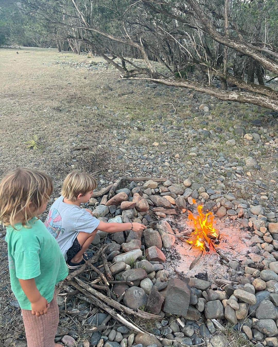 オーウェン・ライトさんのインスタグラム写真 - (オーウェン・ライトInstagram)「Creating lifelong memories out camping with my kiddos! 🏕️ @dometic」11月14日 5時57分 - owright