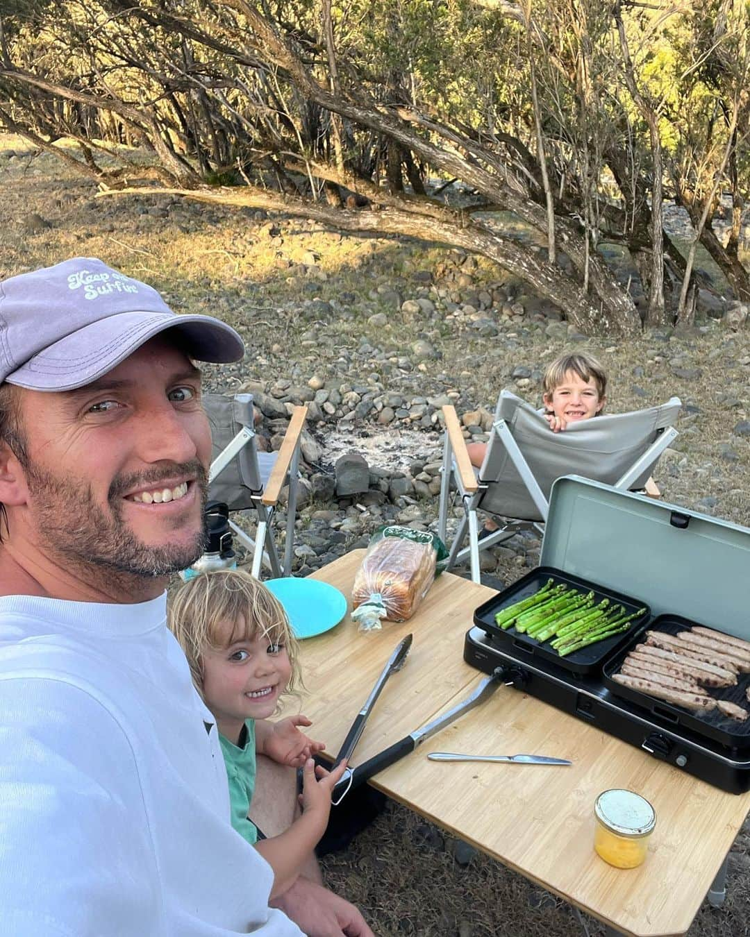 オーウェン・ライトさんのインスタグラム写真 - (オーウェン・ライトInstagram)「Creating lifelong memories out camping with my kiddos! 🏕️ @dometic」11月14日 5時57分 - owright