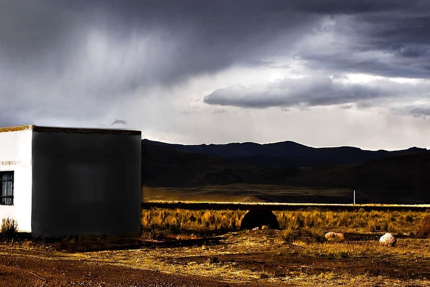 Robert Clarkさんのインスタグラム写真 - (Robert ClarkInstagram)「A lone farm worker walks into a store near Ayacucho, Peru. I find the landscape and the people of the Andes, to me, the most beautiful place I have ever visited. I have traveled to the Andes on nearly a dozen stories for @natgeo starting in 1997 until 2019. I think the Andes, Peru, Bolivia & Ecuador are magic.」11月14日 6時02分 - robertclarkphoto