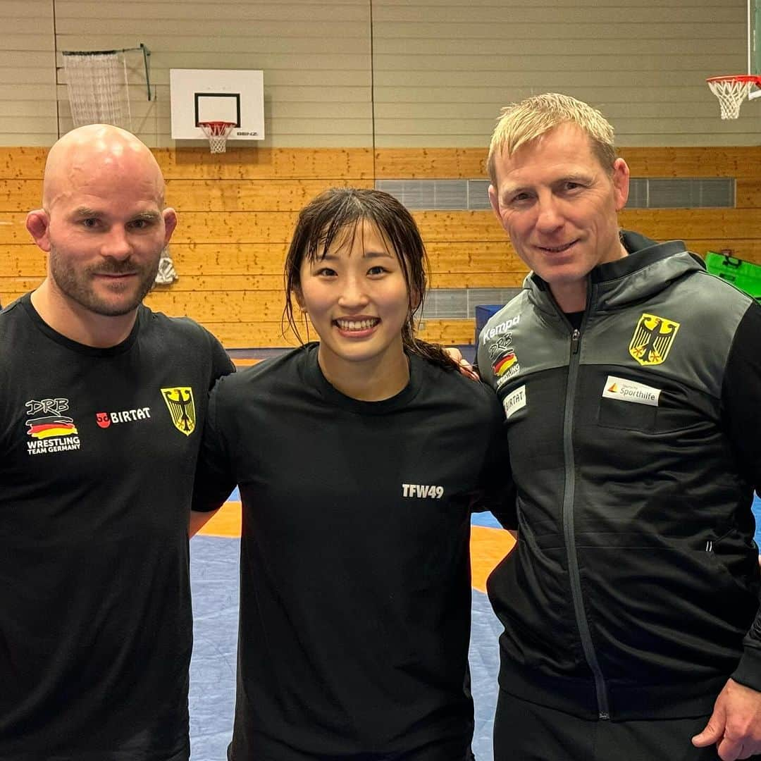 須崎優衣のインスタグラム：「@yui106301susaki  war heute zugast beim DRB Lehrgang im Olympiastützpunkt #heidelberg   Hier einige Erfolge von Yui:  Olympiasiegerin 2021 in Tokio Senioren Weltmeisterin 2017-18-22-23 3 x U17 Weltmeisterin 2 x U20 Weltmeisterin 1 x U23 Weltmeisterin」