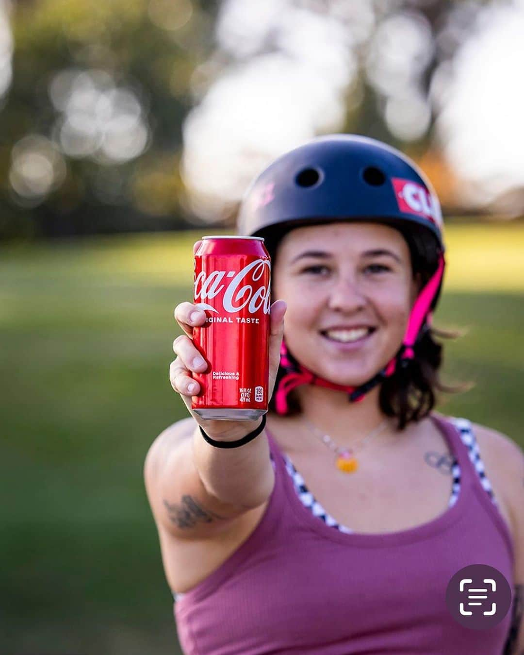 ジョーディン・バラットのインスタグラム：「honored to be part of the @cocacola family.. it’s a dream come true! 🥤🥰  📷 @joannebarratt_photo」