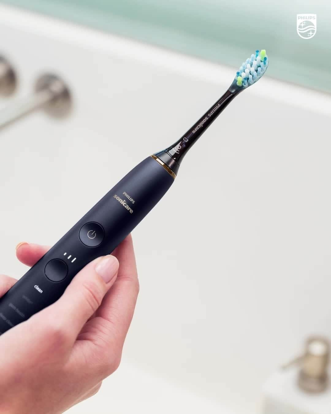 Philips Sonicareのインスタグラム：「Ready to upgrade your brushing routine? Get the Phillips Sonicare DiamondClean Smart and connect it to the Philips Sonicare app for an exceptional clean and complete oral care!   #PhilipsSonicare #Toothbrush」