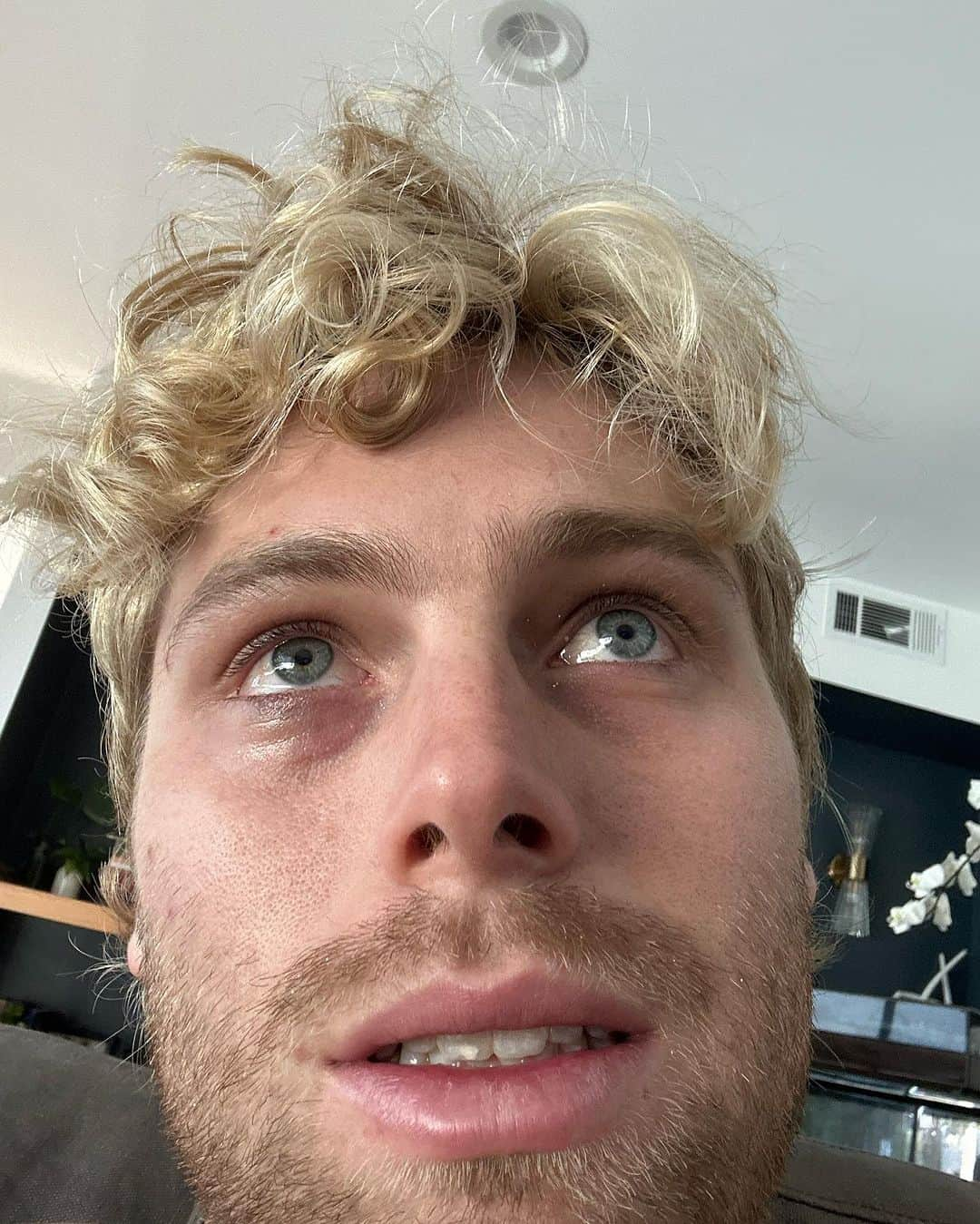 ルーク・ヘミングスさんのインスタグラム写真 - (ルーク・ヘミングスInstagram)「There’s two separate photos of me crying in this dump」11月14日 7時16分 - lukehemmings