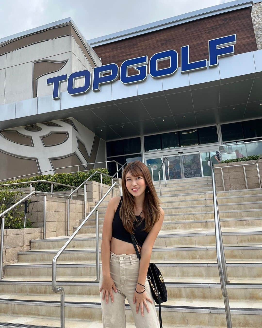 新庄千歳のインスタグラム：「ゴルフ初めました⛳️🏌️‍♀️笑 楽しかったぁ〜  I started golfing 😝 I had so much fun！  #topgolf#beginnersluck #beginnergolfer #ゴルフ女子  #ごるふ初心者 #マイアミ #マイアミゴルフ#フロリダ生活」