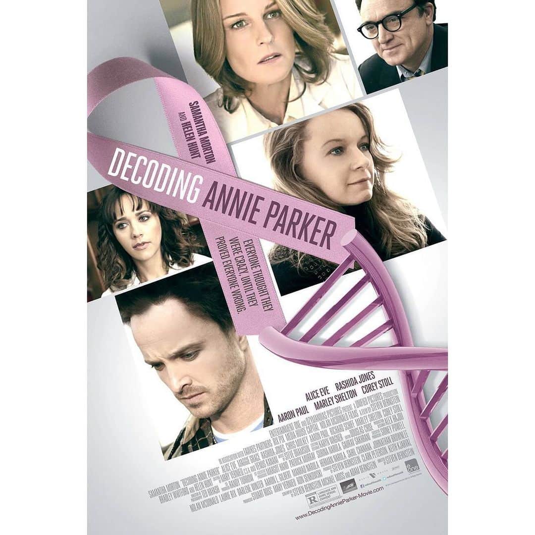 ヘレン・ハントのインスタグラム：「In 2013 I got to play research geneticist Mary-Claire King who led a crusade to uncover the genetic roots of breast cancer. The incredible Samantha Morton played Annie Parker, whose mother and sister died of the disease. She believed there was a genetic component and Mary-Claire King proved it was true. Today, Annie Parker, alive and well, has created the Annie Parker Foundation, supporting people who live with the BRCA 1 AND BRCA2 gene. Link in my bio to support.  @annieparkerfoundation」