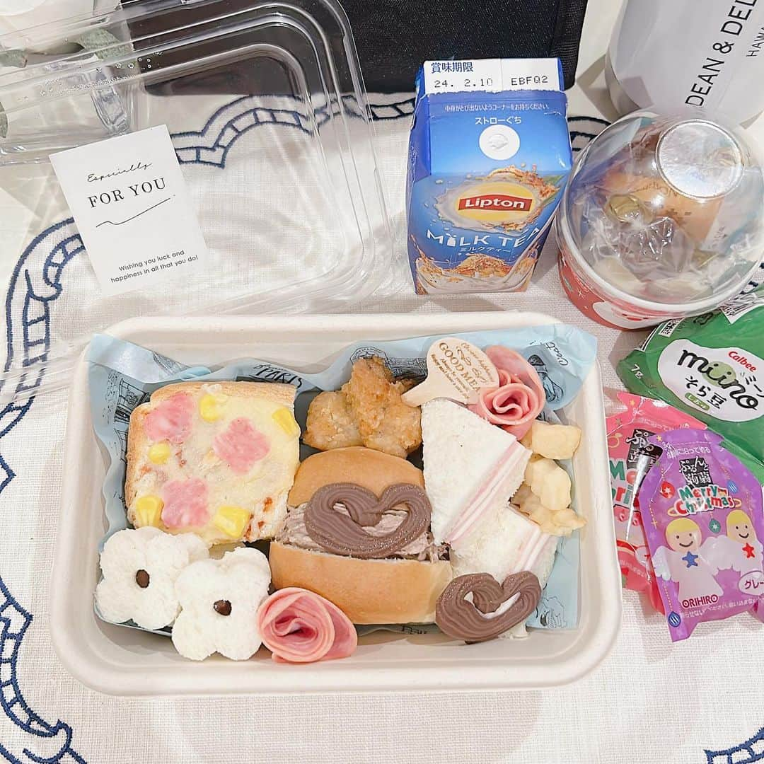 SPARAさんのインスタグラム写真 - (SPARAInstagram)「#JK弁当 10日分のお弁当です♡ レパートリーが無くなってる そろそろクリスマス系のお弁当作ってみようかな🎄 #はんぶんこサンド弁当 #そぼろ弁当 #サンドイッチ弁当 #ドライカレー弁当 #ホットサンド弁当 #チャーハン弁当 #照り焼きチキン弁当」11月14日 7時32分 - spara_aco