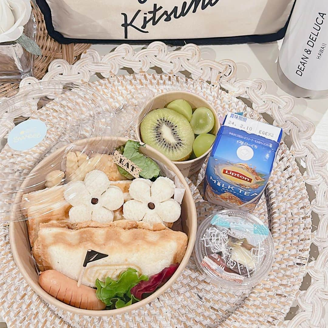 SPARAさんのインスタグラム写真 - (SPARAInstagram)「#JK弁当 10日分のお弁当です♡ レパートリーが無くなってる そろそろクリスマス系のお弁当作ってみようかな🎄 #はんぶんこサンド弁当 #そぼろ弁当 #サンドイッチ弁当 #ドライカレー弁当 #ホットサンド弁当 #チャーハン弁当 #照り焼きチキン弁当」11月14日 7時32分 - spara_aco