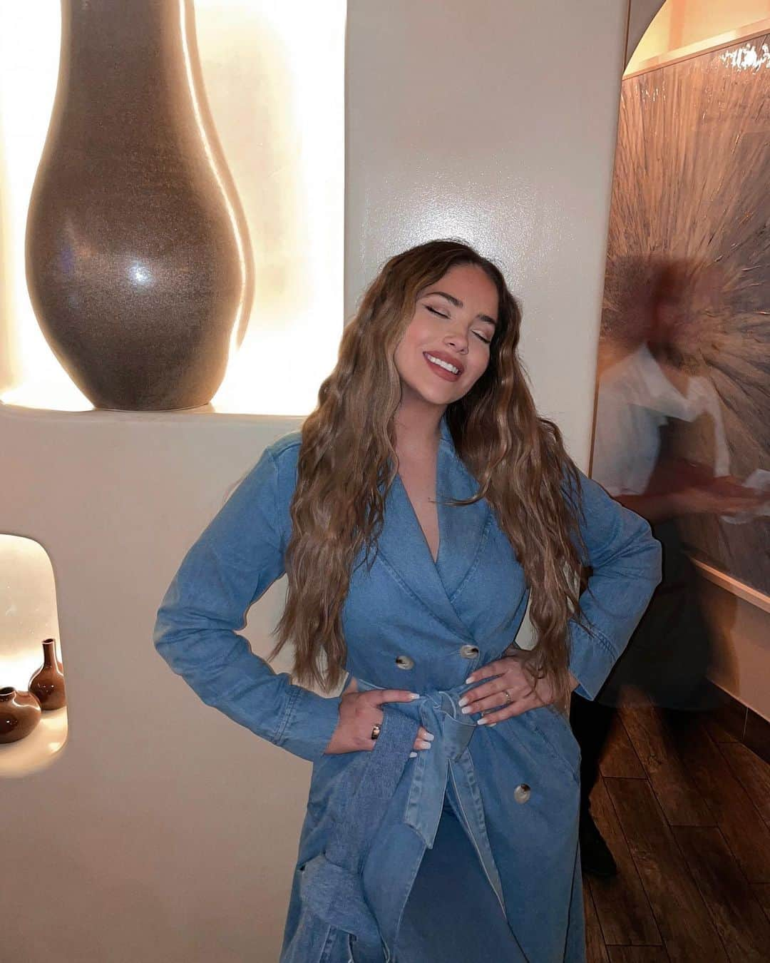 Olivia Piersonさんのインスタグラム写真 - (Olivia PiersonInstagram)「@jluxlabel Canadian Tuxedo in Dallas! 👖#JLUXLABELxNATandLIV #DenimDreams ad」11月14日 7時36分 - oliviapierson