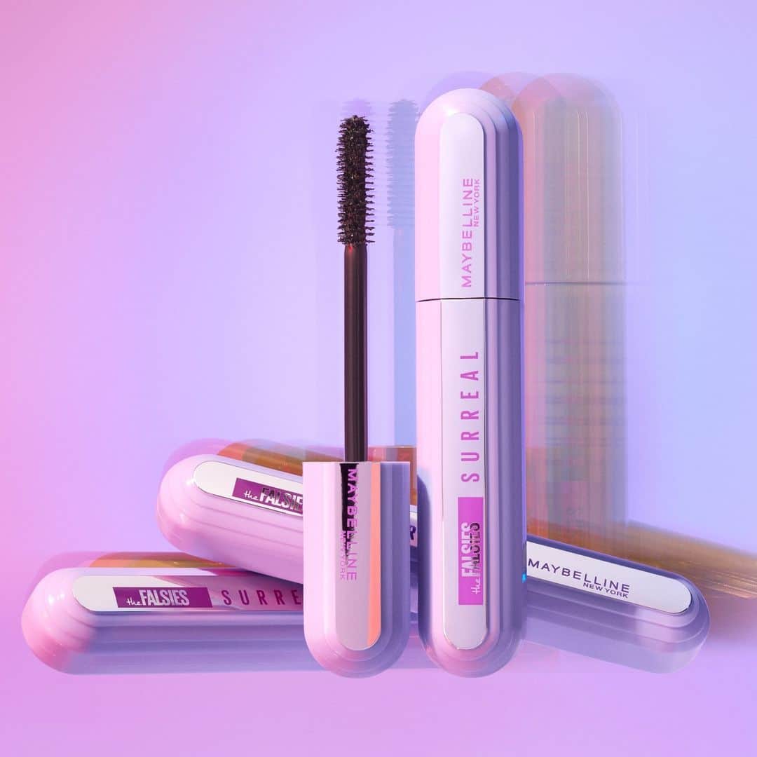 Maybelline New Yorkのインスタグラム：「Get those dreamy, long lashes with our unique helix brush - it's a game-changer, trust us. Say bye to lash glue hassles and hello to effortless, stunning lashes. Whether it's a regular day or a splashy one, we've got you with both washable and waterproof options.」