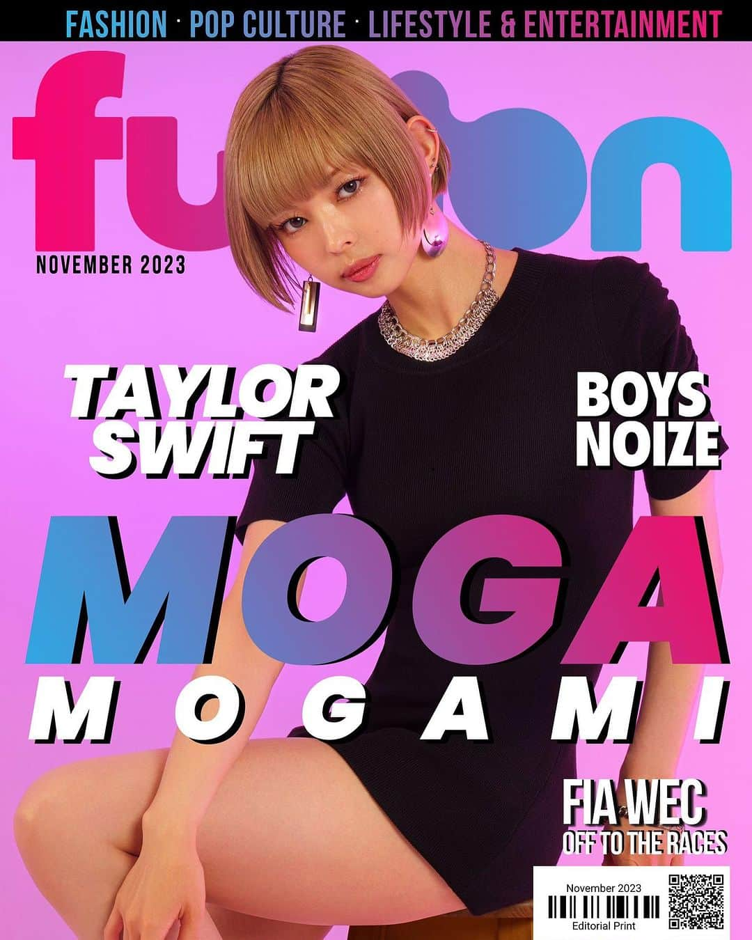 柏木作夢のインスタグラム：「【fusion magazine】 LAのファッション誌「fusion magazine」 表紙撮影にて最上もがちゃんのスタイリング担当しました👗✨  この現場がもがちゃんとの再会7年ぶり？！ 前はほぼ毎週一緒にいたのに今はお互い親になっての再会❕  本当に色々と感慨深い現場でした😂  中面ではもっと自由にファッションスタイリングやらさせて頂いています💪✨  @mogatanpe   #最上もが #fashion #fashionmagazine  #MOGA #fashion #magazine #cover #fashionstyle  #fashionista  #styling #stylist #fashionstylist  #samukashiwagi #柏木作夢 #サムズポイント #tokyo  Photo by  jerrycoria   And fusion magazine @fusiontvnetworks   🇺🇸🇺🇸🇺🇸🇺🇸🇺🇸🇺🇸🇺🇸🇺🇸 LAで発売されている雑誌『fusion』 webサイトからも購入が可能になりました📚  そして...... 限定版の表紙も公開っ😎🌟  中面ページでは衣装違いも掲載されております👗🫧  ▼限定版💛 fusiontvmedia.com/moga-limited-e…  ▼通常版💜 fusiontvmedia.com/moga-mogami/  #最上もが」