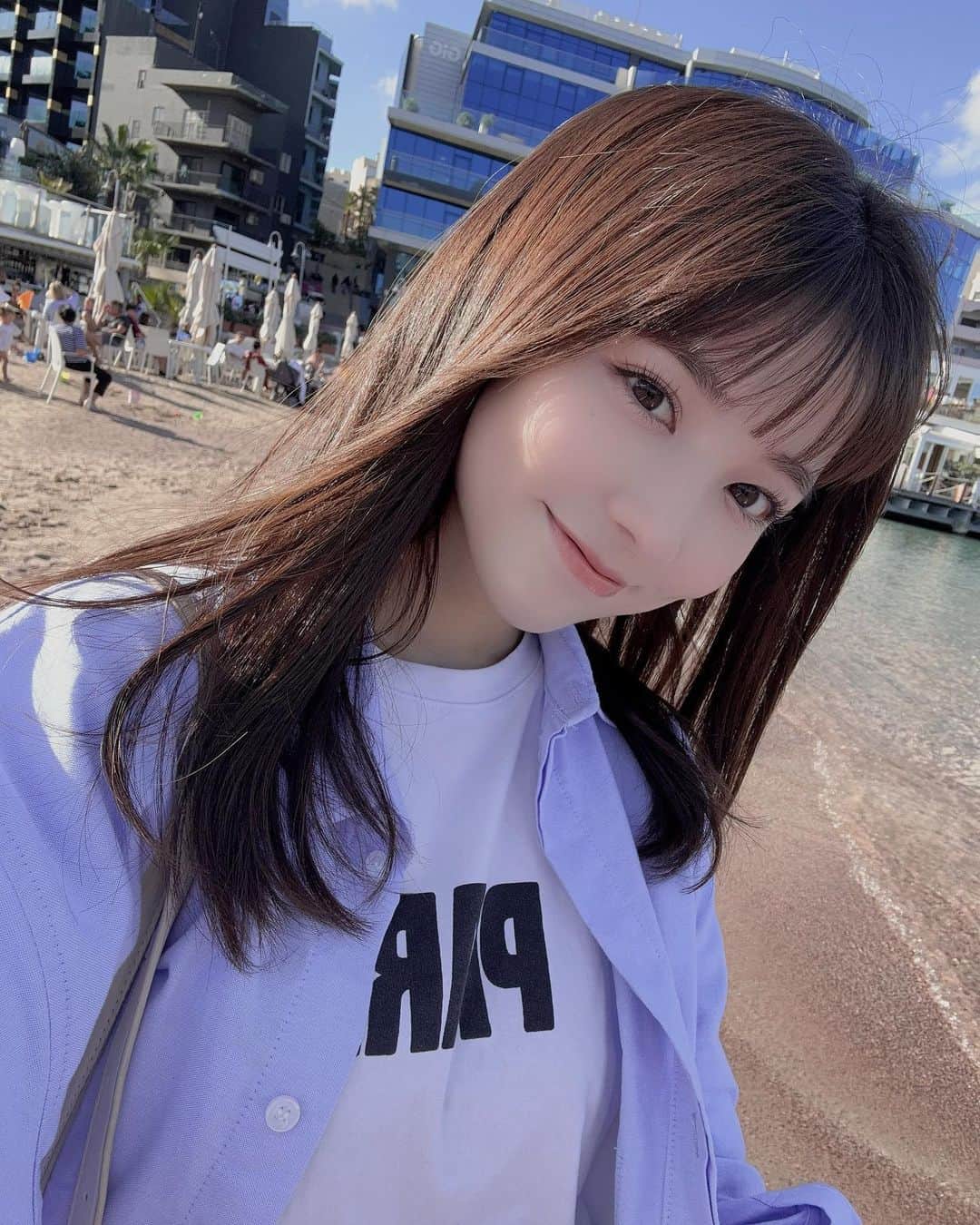 せきぐちりさのインスタグラム：「マルタ島に留学に来てます！🇲🇹  土曜日にマルタ島についてから日曜日に早速ビーチに散歩しに行ったよ🏝  夏に一度マルタに来たので今回で2回目！✨️  夏来た時は日差しが半端なくて暑かったけど、マルタ島は11月でも最高気温は23度ととても暖かく半袖でも過ごせる気温なので凄く快適です！🫶🏻  4枚目は自炊してみましたの絵ですw トマト缶とニンニクとパスタと鶏団子を買ってきて作ってみました🍝 なんかそれっぽくなって嬉しいです😼✨️ 自炊も頑張るゾ❕   #pr  #マルタ島  #留学   ⁡‥‥‥‥‥‥‥‥‥‥‥‥‥‥‥‥‥‥‥‥‥‥‥‥ ルクセンブルク🇱🇺在住。19歳。 ルクセンブルクやヨーロッパの旅行写真たくさん載せてるので是非みてね📸 @risa_s_lisa  ⚠️配信アプリが変わりました！ 毎日23時ごろから『ポコチャ』で配信してます。 ※プロフィールのリンクからフォローお願いします🙇‍♀️ ‎‥‥‥‥‥‥‥‥‥‥‥‥‥‥‥‥‥‥‥‥‥」
