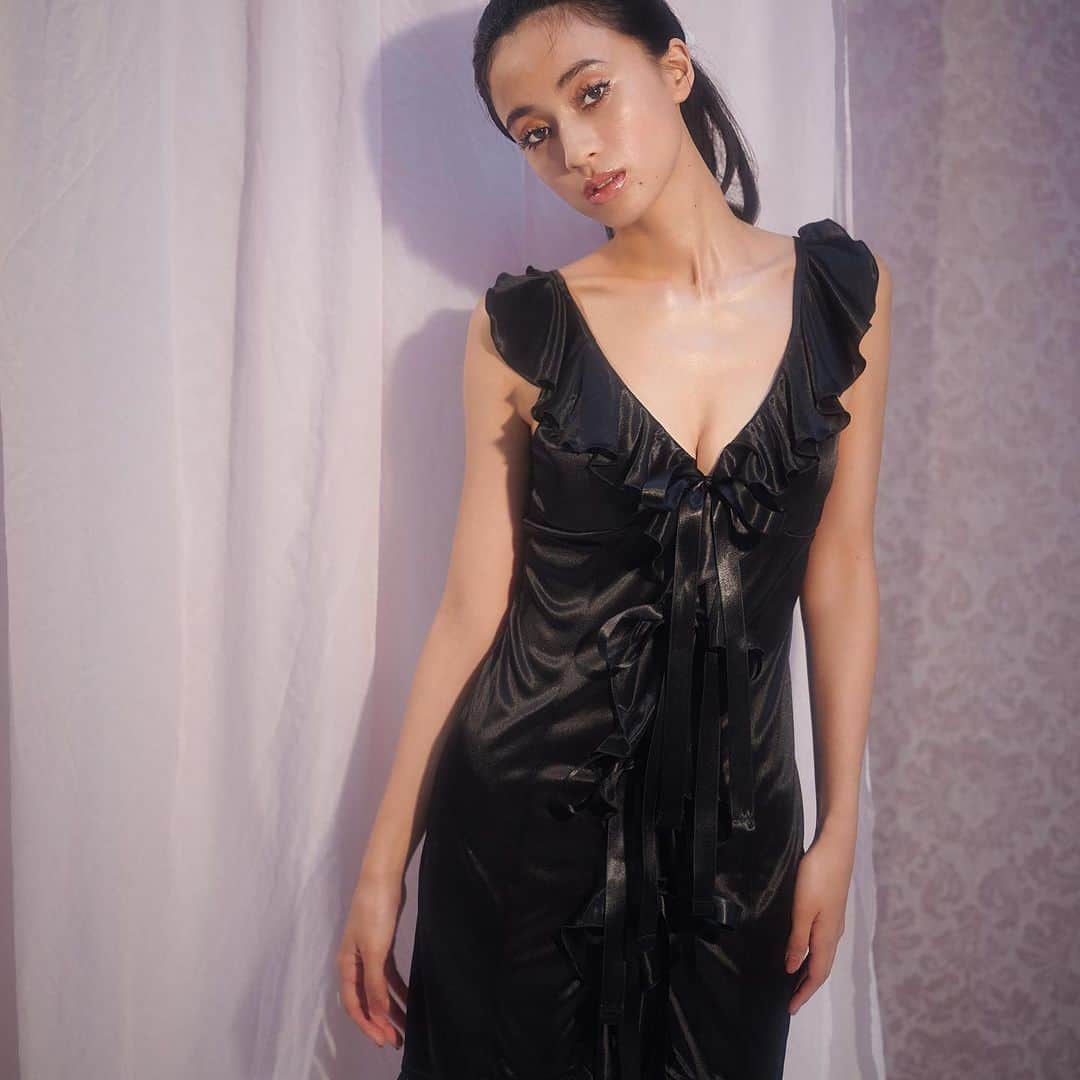 Ravijour Official Instagramのインスタグラム：「Whimsical Moments RAVIJOURの最新ルームウェアコレクション  リボンを結んでキュートにラッピング。 フリルたっぷりとことんラブリーなワンピース。  フリルリボンワンピース ¥10,890 (税込)  #RAVIJOUR #ラヴィジュール」