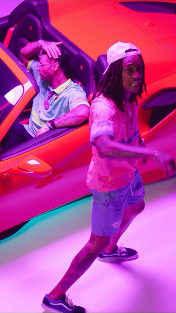 Riff Raffのインスタグラム：「🏎️Wee FiiNALLLY DROPPPED THEE ViiiDeeOOO!!!!!🏎️  ALSOO WiZ GOT A FERRARi TOOO @WizKhalifa  🏎️💨」