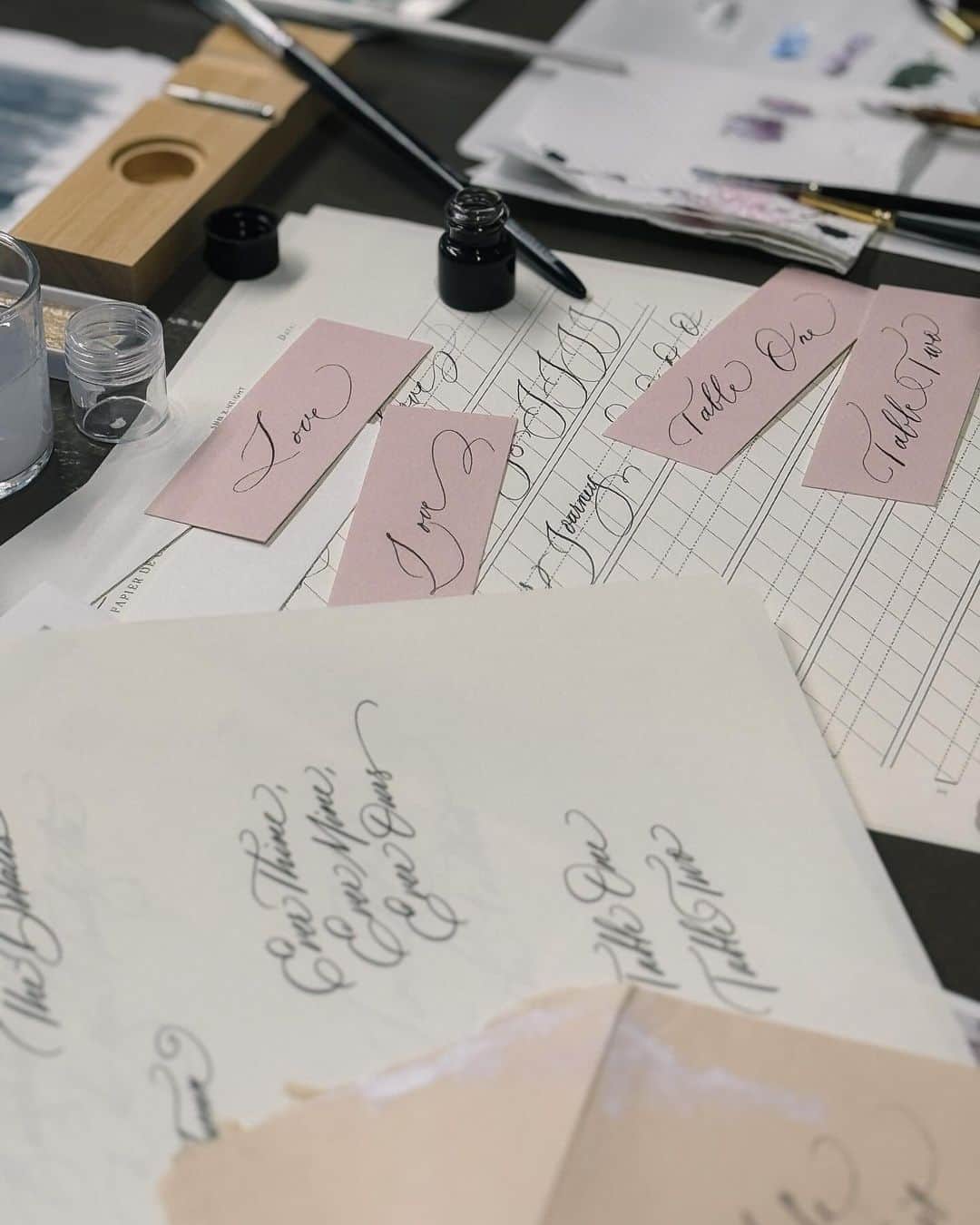 Veronica Halimさんのインスタグラム写真 - (Veronica HalimInstagram)「Thank you to those who participated in yesterday's workshop at @papertree_official . It was a fun session, combining calligraphy and styling activities. I'm thrilled to see so many talented participants in the class, and, most importantly, to witness them having fun creating beautiful pieces and gaining hands-on experience in styling their work.  ⠀⠀⠀⠀⠀⠀⠀⠀⠀ I look forward to many more workshops like this in the future!  — #カリグラフィー　#カリグラフィースタイリング #カリグラフィーワークショップ」11月14日 8時41分 - truffypi