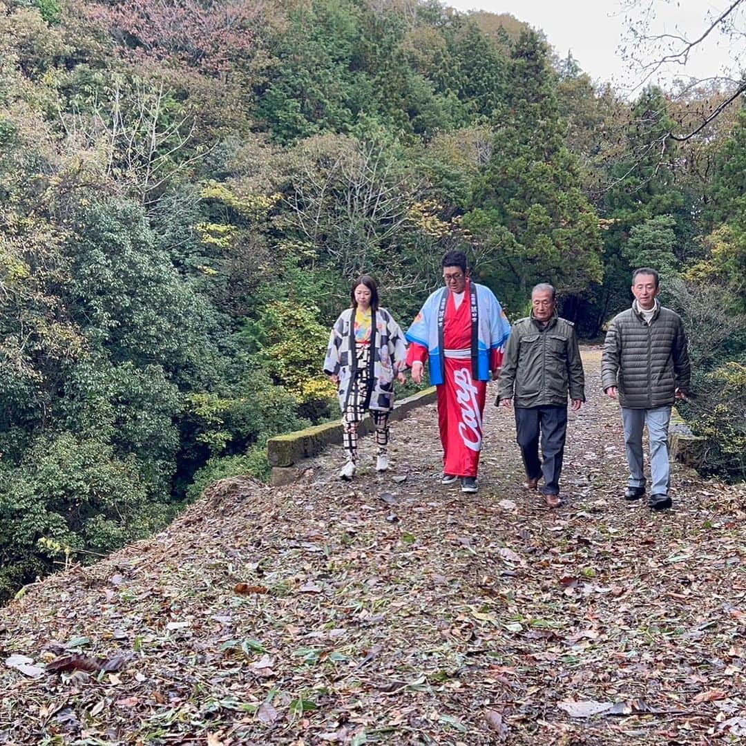 渕上沙紀さんのインスタグラム写真 - (渕上沙紀Instagram)「昨日は浜田で佐々岡さんとロケでした😆 絶景スポットたくさん！！綺麗だったなぁ〜✨  そして！！！今日はBUTSUBUTSU！ よろしくお願いします♩ #浜田」11月14日 8時42分 - saki_fuchigami