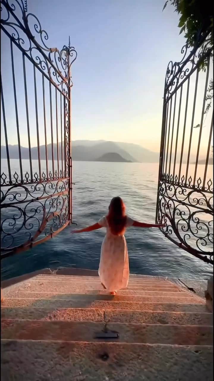 PicLab™ Sayingsのインスタグラム：「Lake Como views. You just can’t beat em! 🇮🇹   📌 @hotelvillacipressi  🎥 @lito_lamas & @isabellepop」