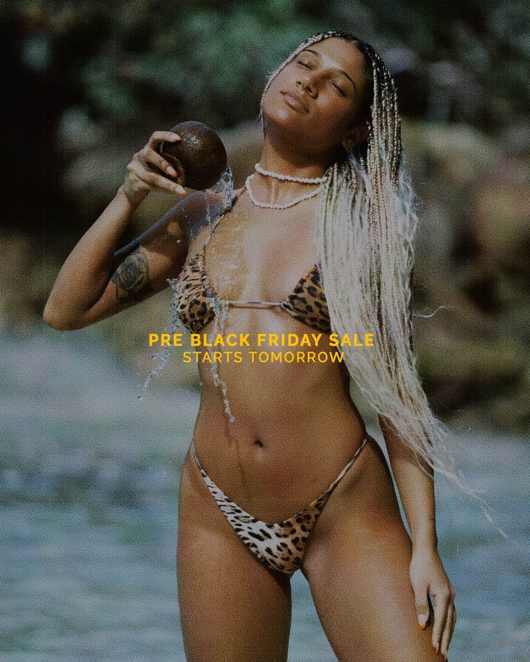 San Lorenzo Bikinisのインスタグラム：「It’s TIME! ⏳ The #preblackfriday SALES are coming… TOMORROW with countless of bikinis to choose from, we’re sure you’ll find your dream set ☁️ Get your 🛒’s ready 🙌🏾🎊」