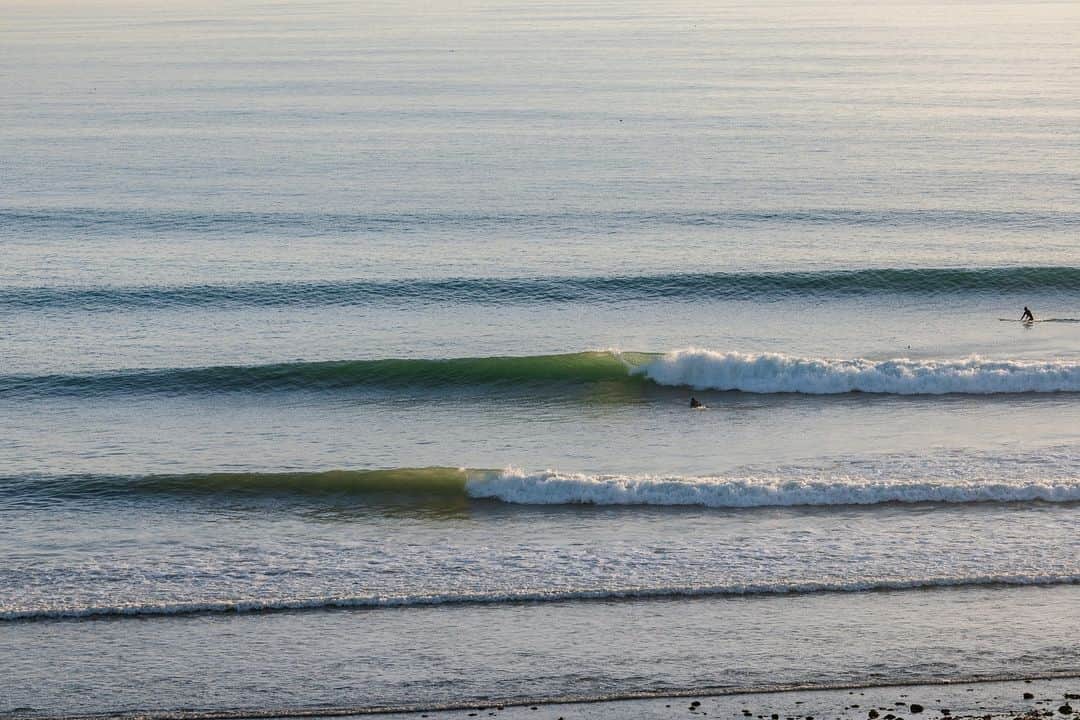 surflineのインスタグラム：「Sunday afternoon in San Clemente.  📸 @miahklein」