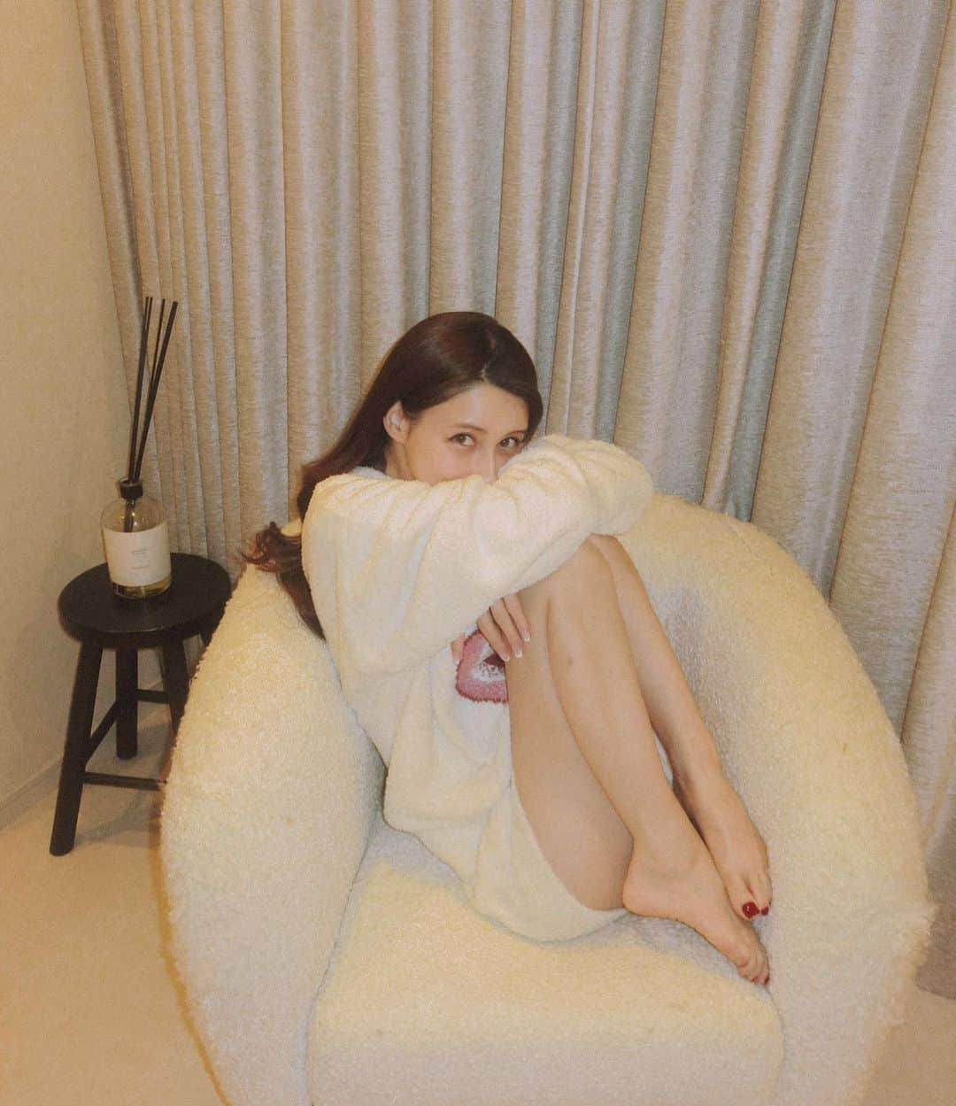 ダレノガレ明美さんのインスタグラム写真 - (ダレノガレ明美Instagram)「もこもこのパジャマGET☁️☁️☁️ 脚寒かった〜🫠」11月14日 20時19分 - darenogare.akemi