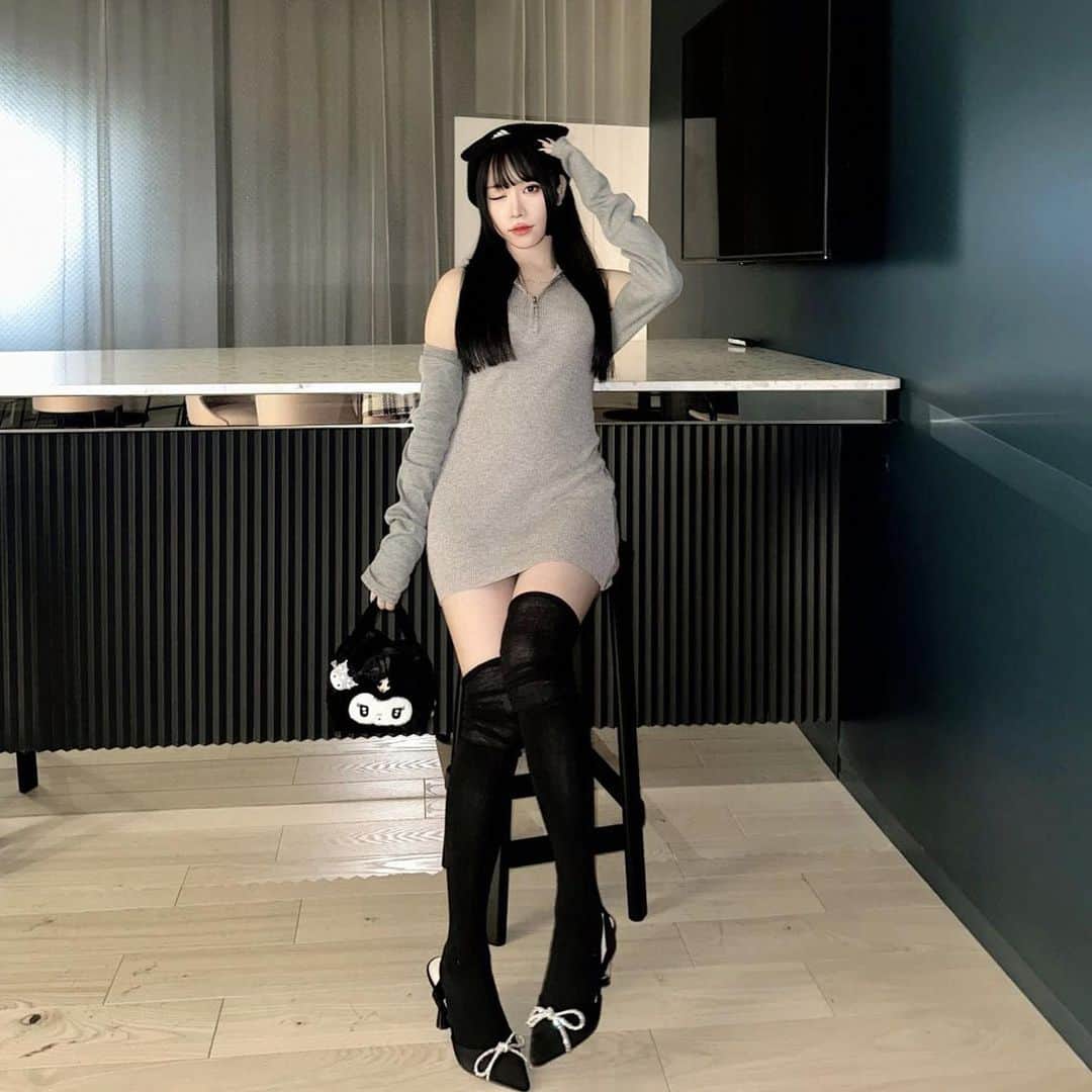 ののこのインスタグラム：「favorite🐈‍⬛💜💦」