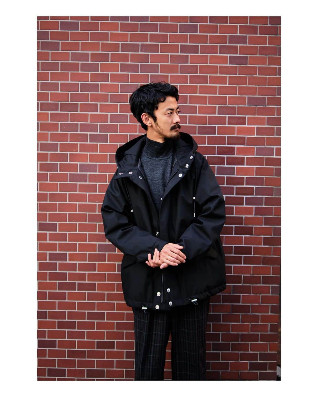 EDIFICEさんのインスタグラム写真 - (EDIFICEInstagram)「. MACKINTOSH for ÉDIFICE "SHORT SKYE PARKA DOWN" 　　　　　　　　　　　　　　　　　　　　　　　 　　　　　　　　　　　　　　　　　　　　　　　 23年から初登場する「SKYE PARKA DOWN]に初別注をかけたタイムリーなアイテム。  MACKINTOSHのテクニカルLINEの定番モデルである「SKYE PARKA」に今シーズン登場したダウンモデルに、ショートレングスタイプを別注。  インラインではロングタイプしか展開のない中で、着回し、アクティブさを兼ね備えたショートタイプ仕様。  国内のダウンに精通した工場での作成をされているので、ハイクオリティな仕上げや、ダウンを搭載していない様に見えるボリューム感、着用した際の上品さも兼ね備えた、逸品です。 　　　　　　　　　　　　　　　　　　　　　　　 　　　　　　　　　　　　　　　　　　　　　　　 　　　　　　　　　　　　　　　　　　　　　　　　　　　　　　　　　　　　　　　　　　　　　 　　　　　　　　　　　　　　　　　　　　　　　 "MACKINTOSH for ÉDIFICE" 23011310300740 / ¥119,900 　　　　　　　　　　　　　　　　　　　　　　　 　　　　　　　　　　　　　　　　　　　　　　　 　　　　　　　　　　　　　　　　　　　　　　 　　　　　　　　　　　　　　　　　　　　　　　 #edifice #2023aw #mackintosh  #skyeparkadown」11月14日 20時24分 - edifice.jp