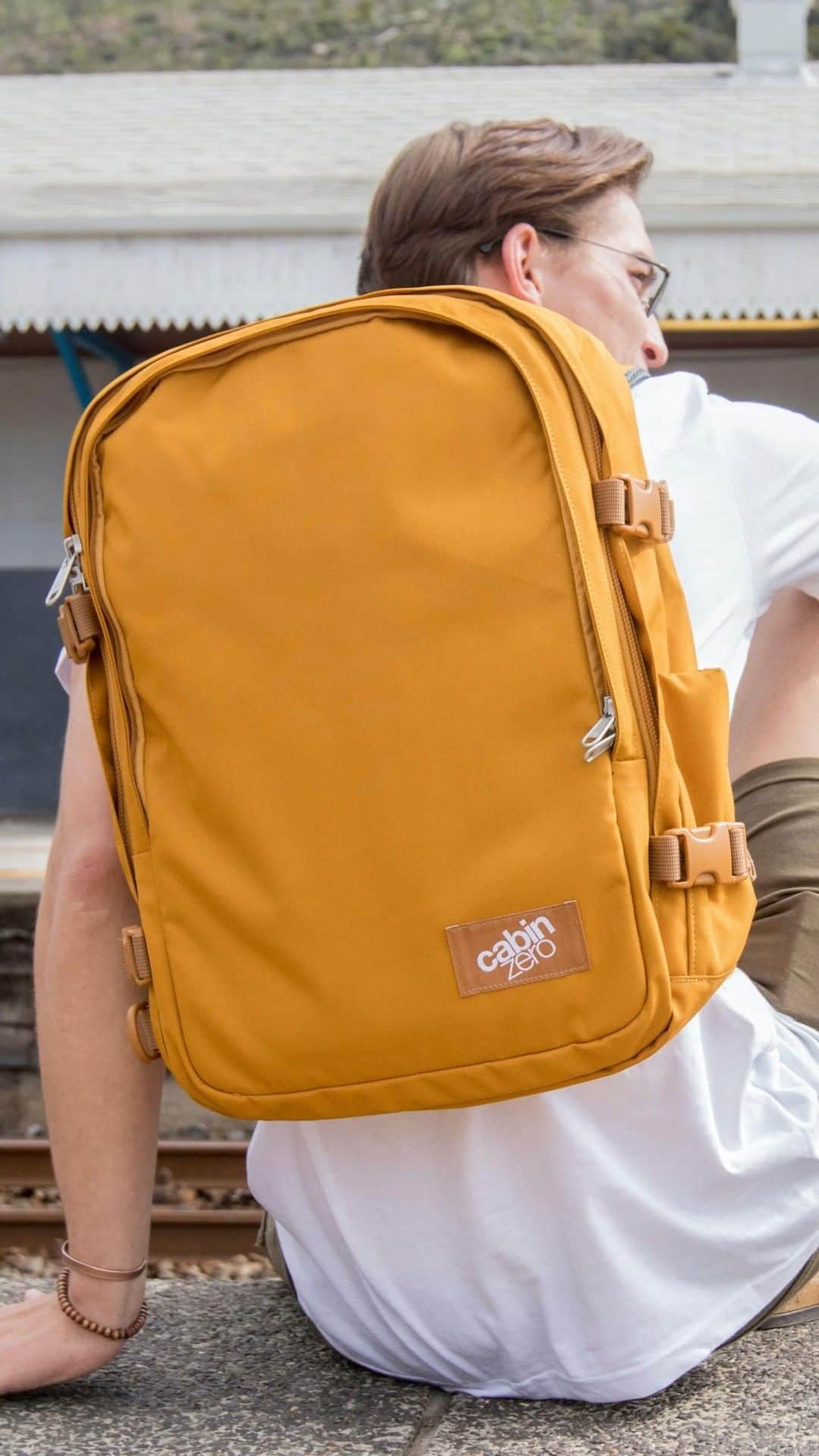 CABINZEROのインスタグラム：「Packing cubes are a lifesaver when it comes to packing for travel. They help you stay organized and keep your clothes wrinkle-free. And the CabinZero Classic Pro 42L backpack is the perfect size for carry-on travel, with plenty of storage space for all of your essentials.  Shop the CabinZero Classic Pro 42L backpack and packing cubes today and experience the difference!  🛍 Packing Cubes: https://www.cabinzero.com/collections/packing-cubes  🛍 Classic Pro: https://www.cabinzero.com/collections/classic-pro  #CabinZero #Travel #backpack #packing #Zerohassletravel」