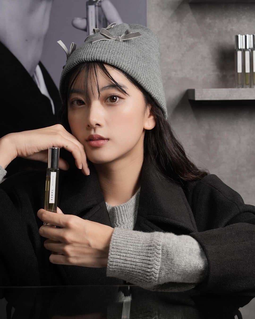 HITOMIさんのインスタグラム写真 - (HITOMIInstagram)「THREE ESSENTIAL SCENTS GARDEN 　 THREE初のフレグランスが発売するということでPOPUP行かせていただきました。 　 五種の自然と香りがマッチしたフレグランスでどれもいい香りでシチュエーションごとに使い分けて使用できそうです。 　 私はWOODとSEEDを選びました。 使うのが楽しみ🩶"  @threecosmetics #エッセンシャルセンツ #フレグランス #PR」11月14日 19時03分 - __htm.13__