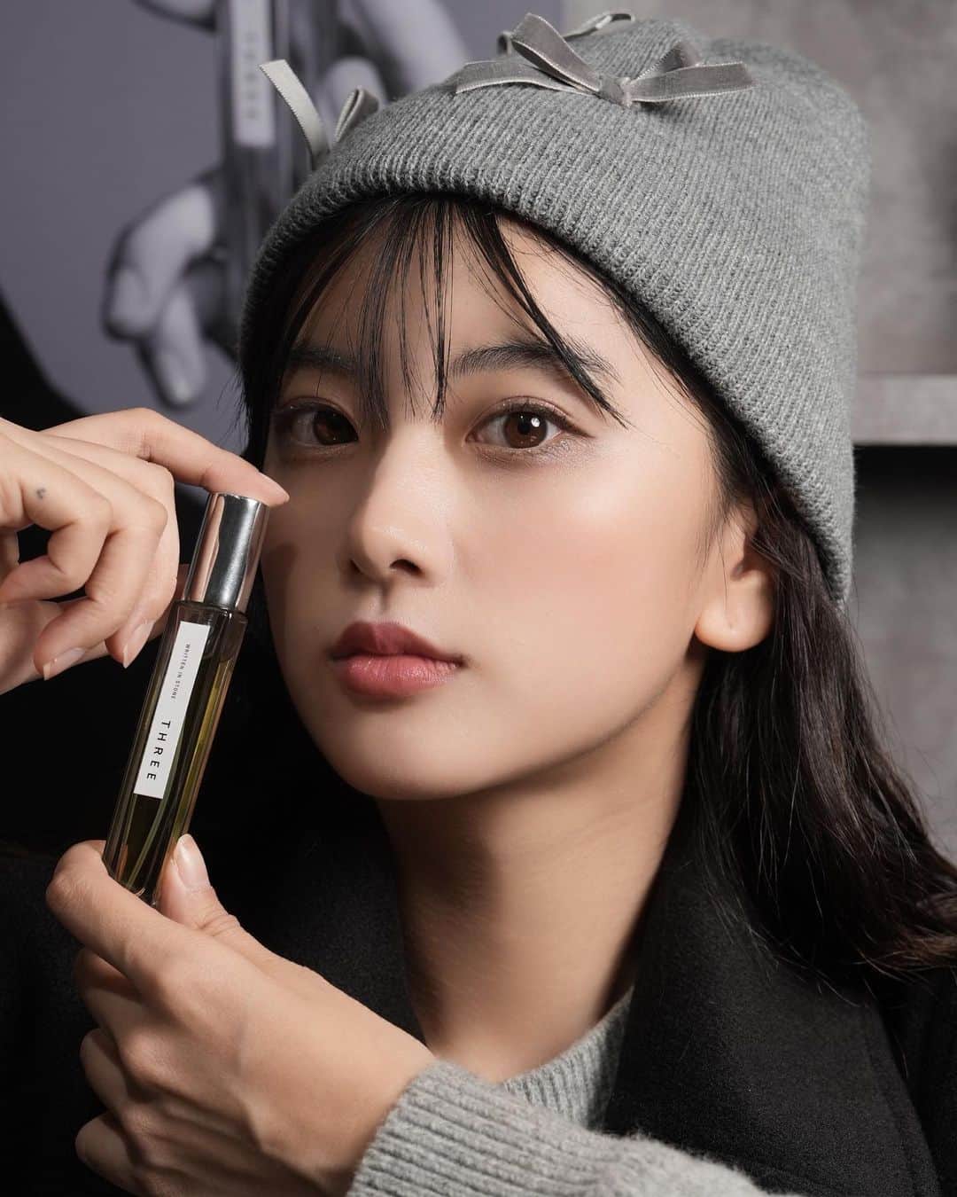 HITOMIさんのインスタグラム写真 - (HITOMIInstagram)「THREE ESSENTIAL SCENTS GARDEN 　 THREE初のフレグランスが発売するということでPOPUP行かせていただきました。 　 五種の自然と香りがマッチしたフレグランスでどれもいい香りでシチュエーションごとに使い分けて使用できそうです。 　 私はWOODとSEEDを選びました。 使うのが楽しみ🩶"  @threecosmetics #エッセンシャルセンツ #フレグランス #PR」11月14日 19時03分 - __htm.13__
