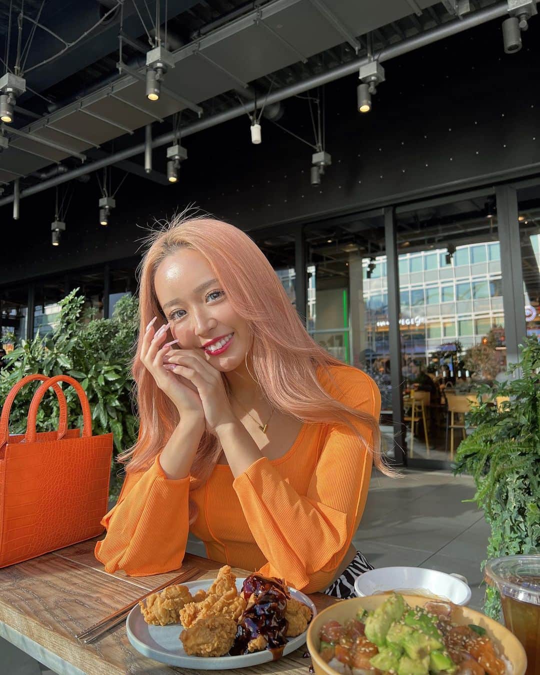 田村月光（ツッキー）のインスタグラム：「あほげぇ〜🧡ʕʘ̅͜ʘ̅ʔ  トリートメントしたッ💜 ハリウッドブロウリフトもやったよん🫶🏻 いい感じぃ〜⤴︎⤴︎ マツエクもいつものところで🩷 #ハリウッドブロウリフト #眉癖改善 #マツエク  @waxyyy.tokyo  担当: @runa_waxyyy」