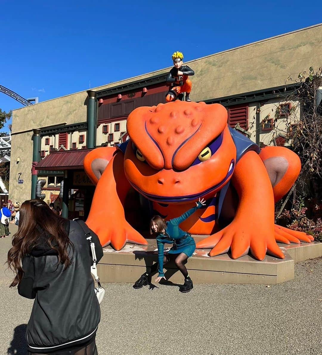 小島みゆさんのインスタグラム写真 - (小島みゆInstagram)「一番大好きなテーマパーク🎢 口寄せの術に一生憧れてる。(笑) . . . みんなで旅！」11月14日 19時10分 - _8_miyu