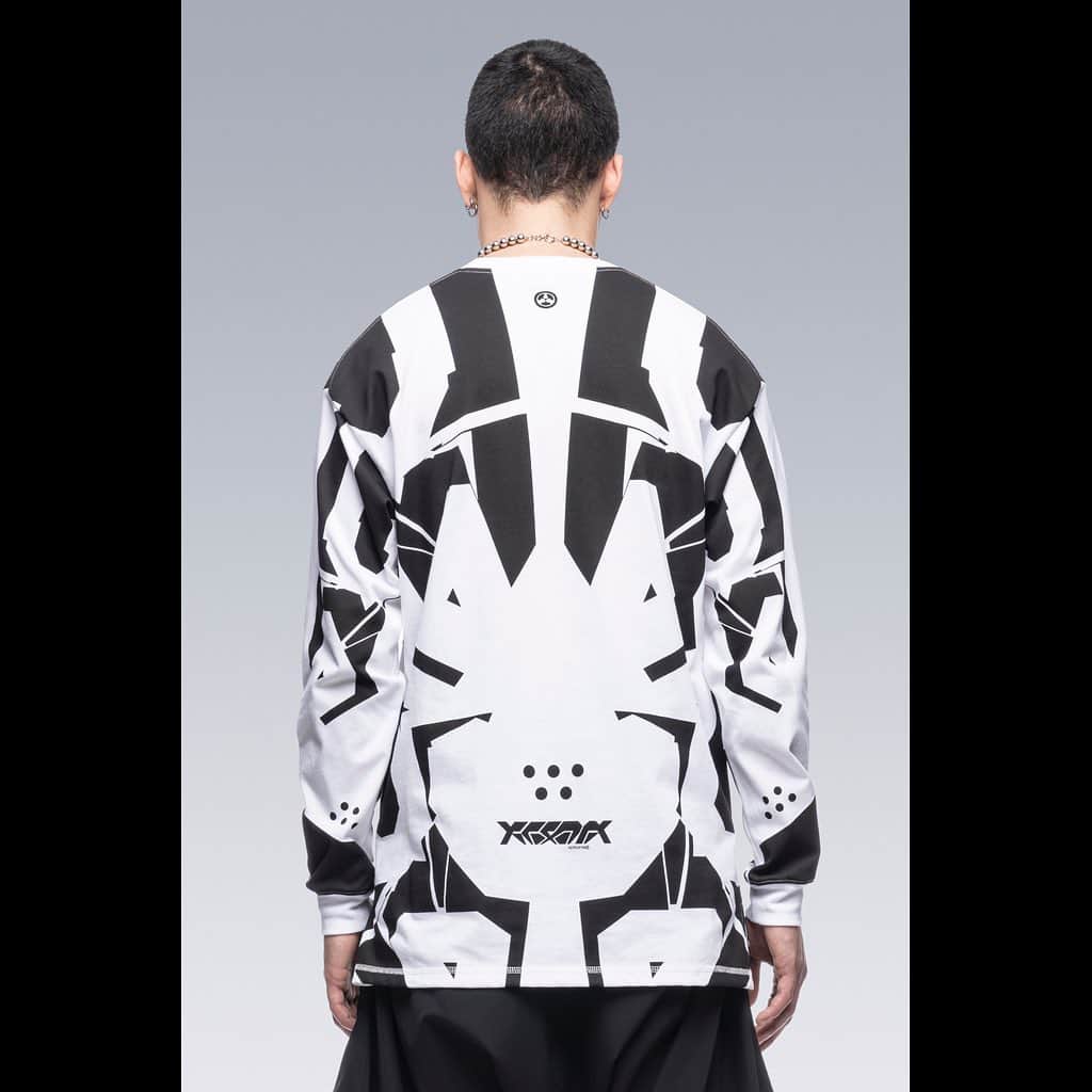 のインスタグラム：「AW23 ACRONYM Drop-B will be releasing on 16th Nov. at 24:00 ( 17th Nov. at 0:00 ) JST.  . #acronym #acrnm #acrnmweek #errolsonhugh #goretex #urbanwear #urbanfashion #mensfashion #menswear #techwear #newcollection #aw23 #23aw #aw23collection #function #productdesign #eliminator #tokyo #daikanyama #mensselectshop」