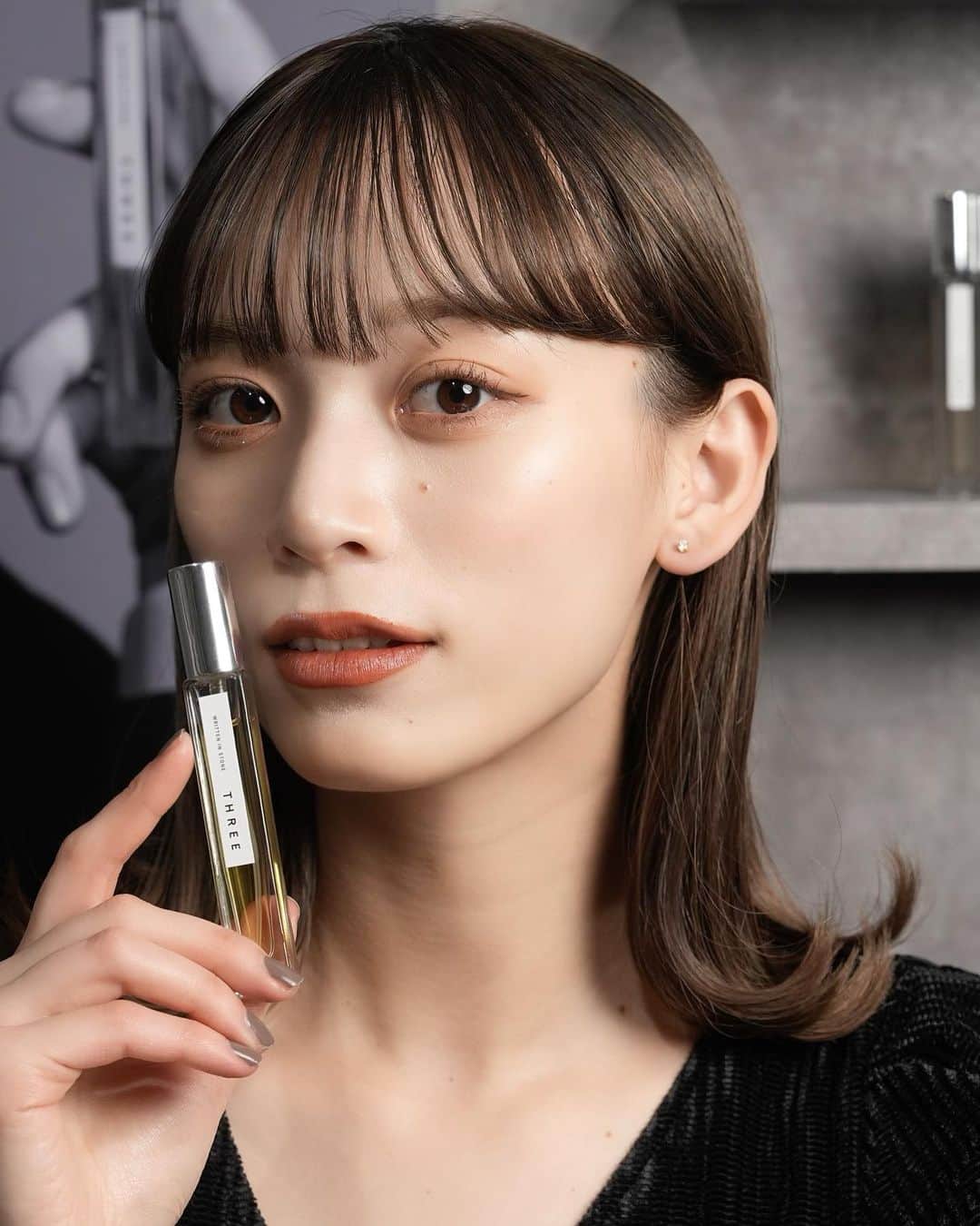 由布菜月のインスタグラム：「. THREEから初のフレグランスがデビュー ZeroBase表参道​で開催されているTHREE「ESSENTIAL SCENTS GARDEN」にお邪魔してきました 石を思わせる00 WRITTEN IN STONEの香りが特にお気に入り🤍 . @threecosmetics #エッセンシャルセンツ #フレグランス #PR」