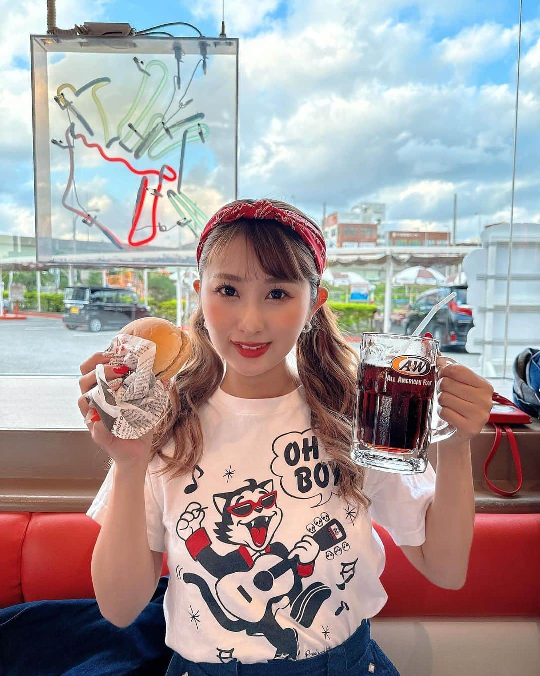 青野美沙稀さんのインスタグラム写真 - (青野美沙稀Instagram)「チーズバーガー🍔✨  #aandw #沖縄 #okinawa #牧港 #ハンバーガー屋  #ハンバーガー屋さん #沖縄グルメ #沖縄フード #沖縄旅 #沖縄ランチ #okinawafood #okinawa_love」11月14日 19時22分 - misaki_aono