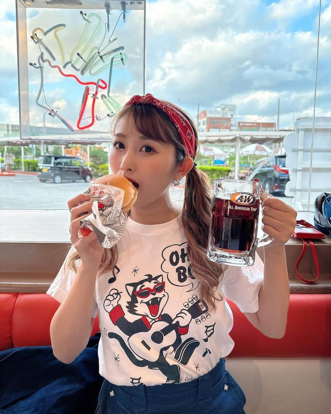 青野美沙稀さんのインスタグラム写真 - (青野美沙稀Instagram)「チーズバーガー🍔✨  #aandw #沖縄 #okinawa #牧港 #ハンバーガー屋  #ハンバーガー屋さん #沖縄グルメ #沖縄フード #沖縄旅 #沖縄ランチ #okinawafood #okinawa_love」11月14日 19時22分 - misaki_aono