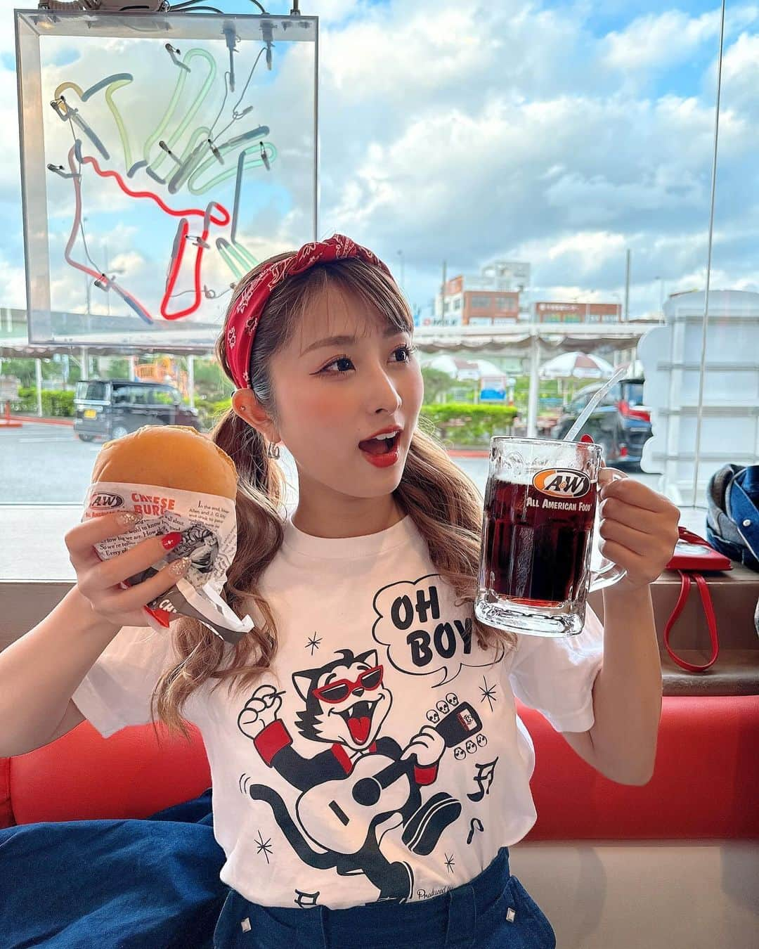 青野美沙稀さんのインスタグラム写真 - (青野美沙稀Instagram)「チーズバーガー🍔✨  #aandw #沖縄 #okinawa #牧港 #ハンバーガー屋  #ハンバーガー屋さん #沖縄グルメ #沖縄フード #沖縄旅 #沖縄ランチ #okinawafood #okinawa_love」11月14日 19時22分 - misaki_aono