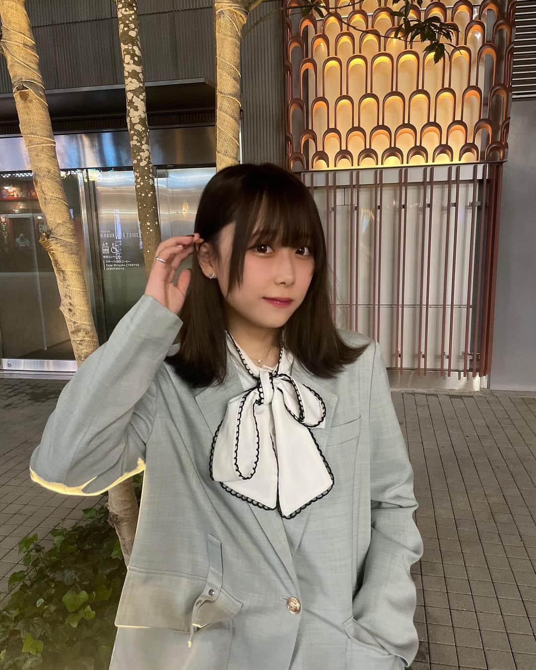 益田愛里沙のインスタグラム：「このジャケットの淡い感じがたまらなく可愛い〜👶🏻🐰」