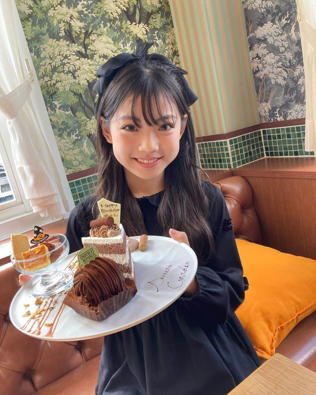 上埜れのんのインスタグラム：「☀︎*.｡○○❥¨̮❁*̣̩❅❥  生チョコのモンブラン🍫 美味しかったぁ❤️  - ̗̀ 🎂 ̖́-💗  #ケーキ #小学生女子#女の子コーデ#kidsfashion」